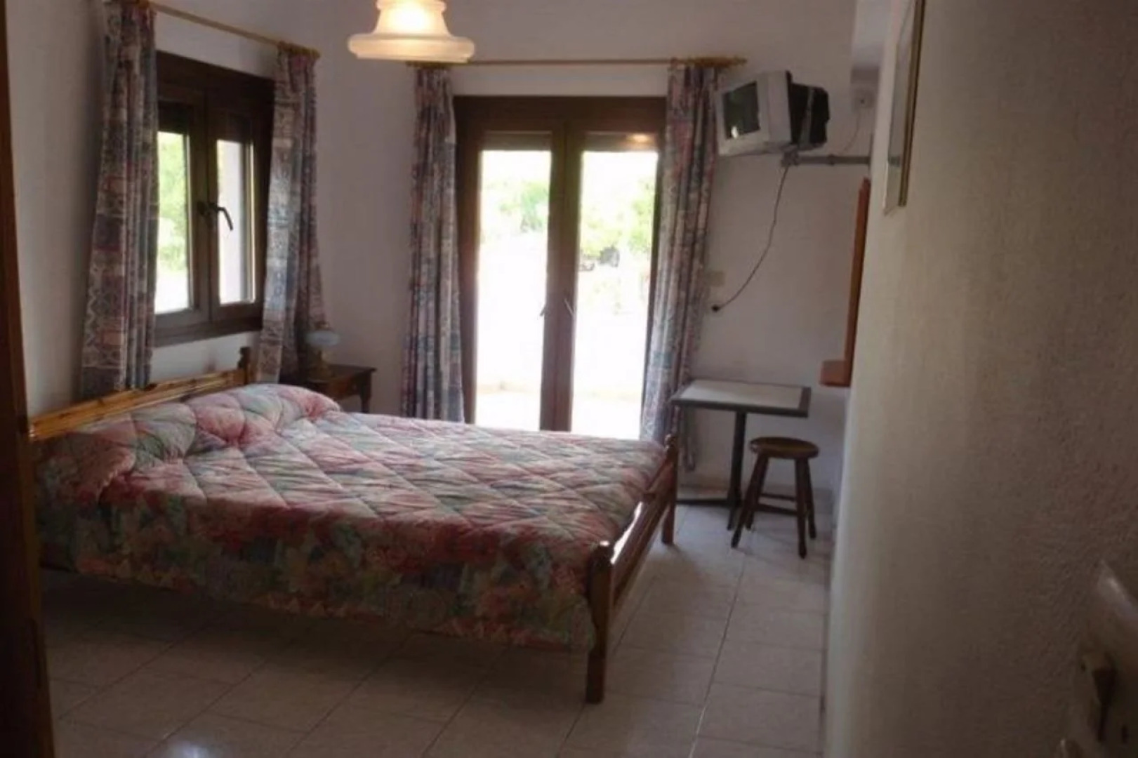 Alekos Rooms and Apartments