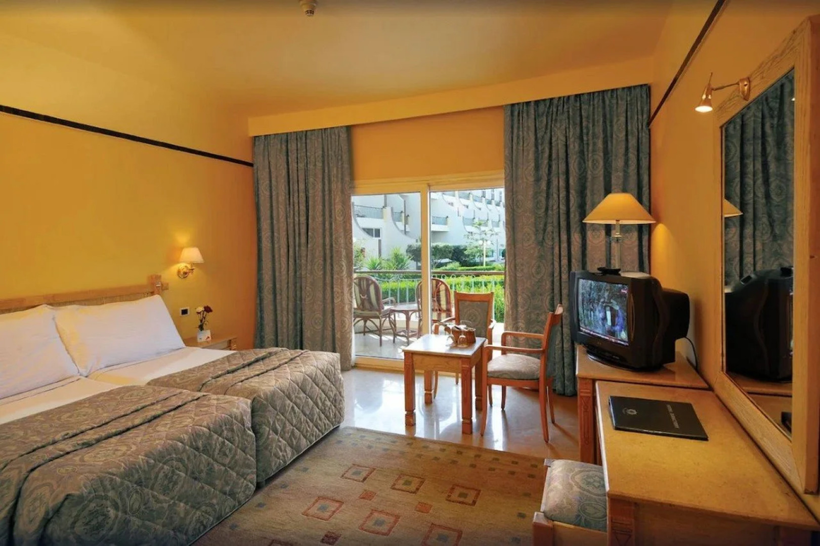 Cataract Pyramids Resort