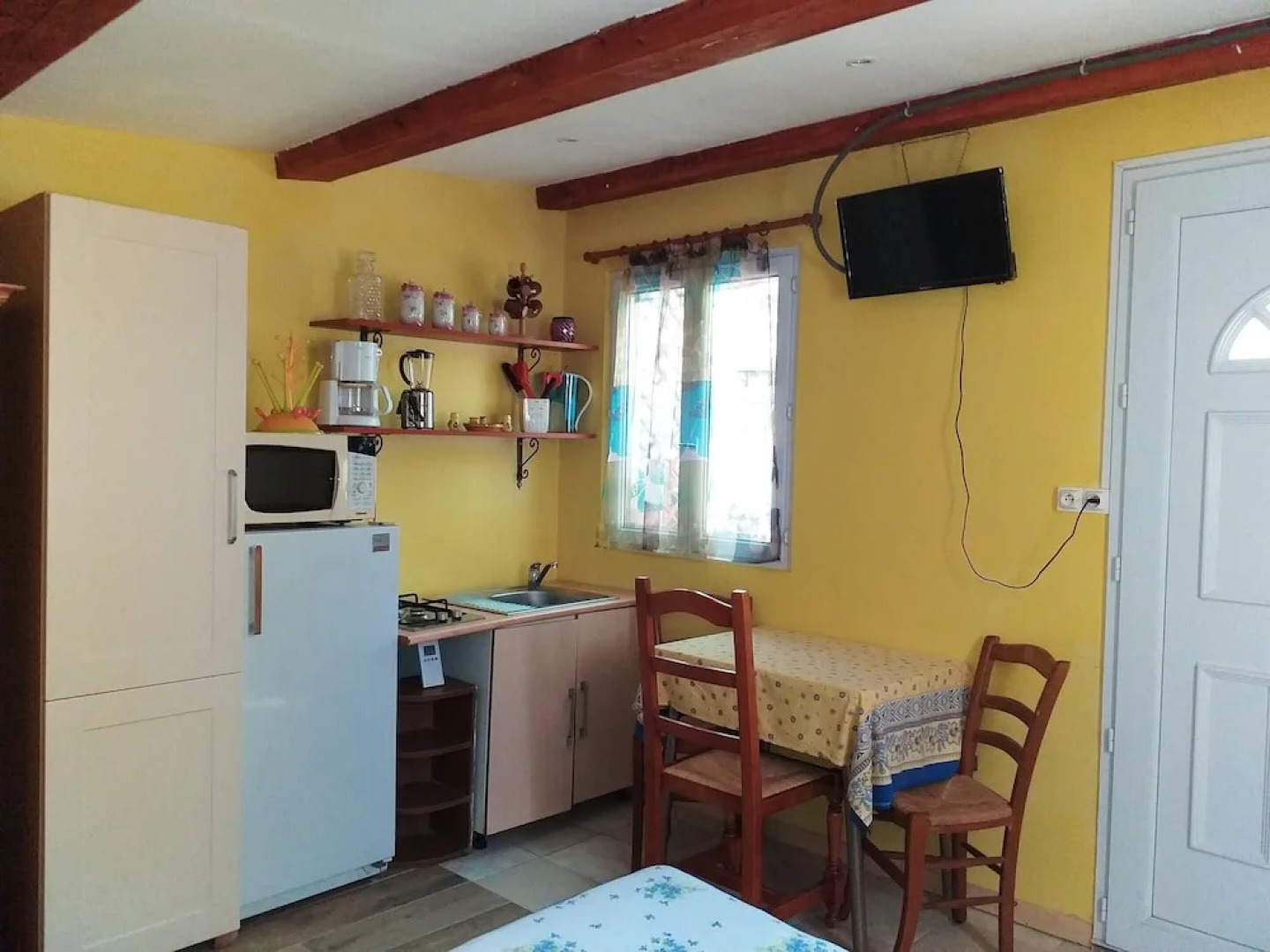 Studio In Ceyreste With Enclosed Garden And Wifi