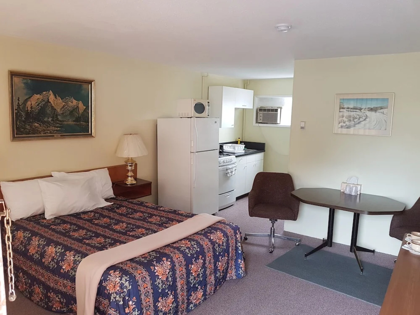 Deerview Lodge & Cabins - Princeton BC