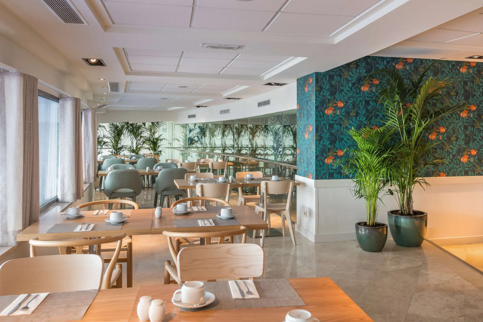 Sesimbra Oceanfront Hotel