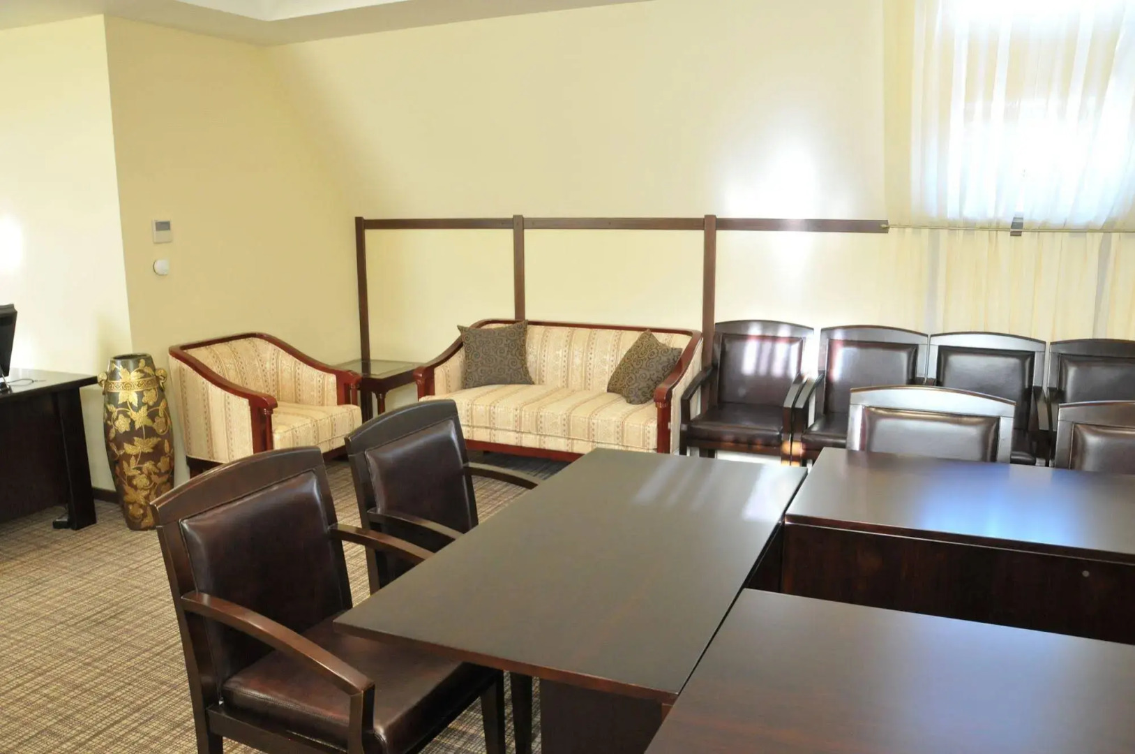 Отель Вэйлер