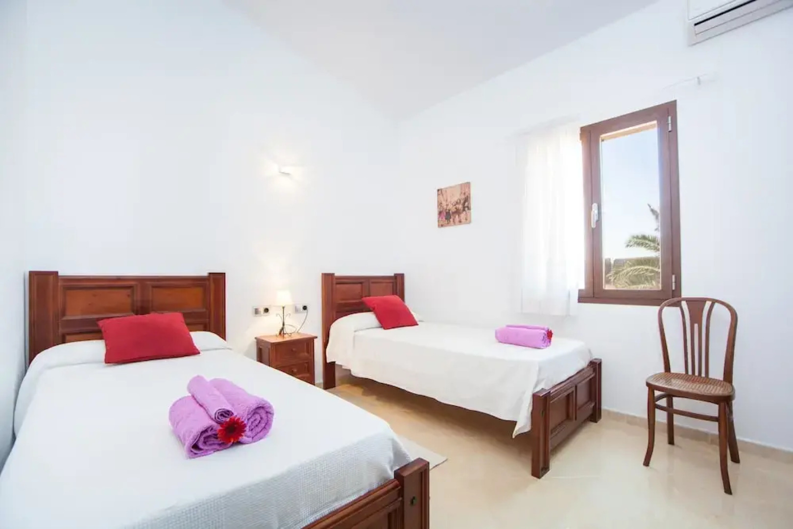 Villa With Pool & Terrace