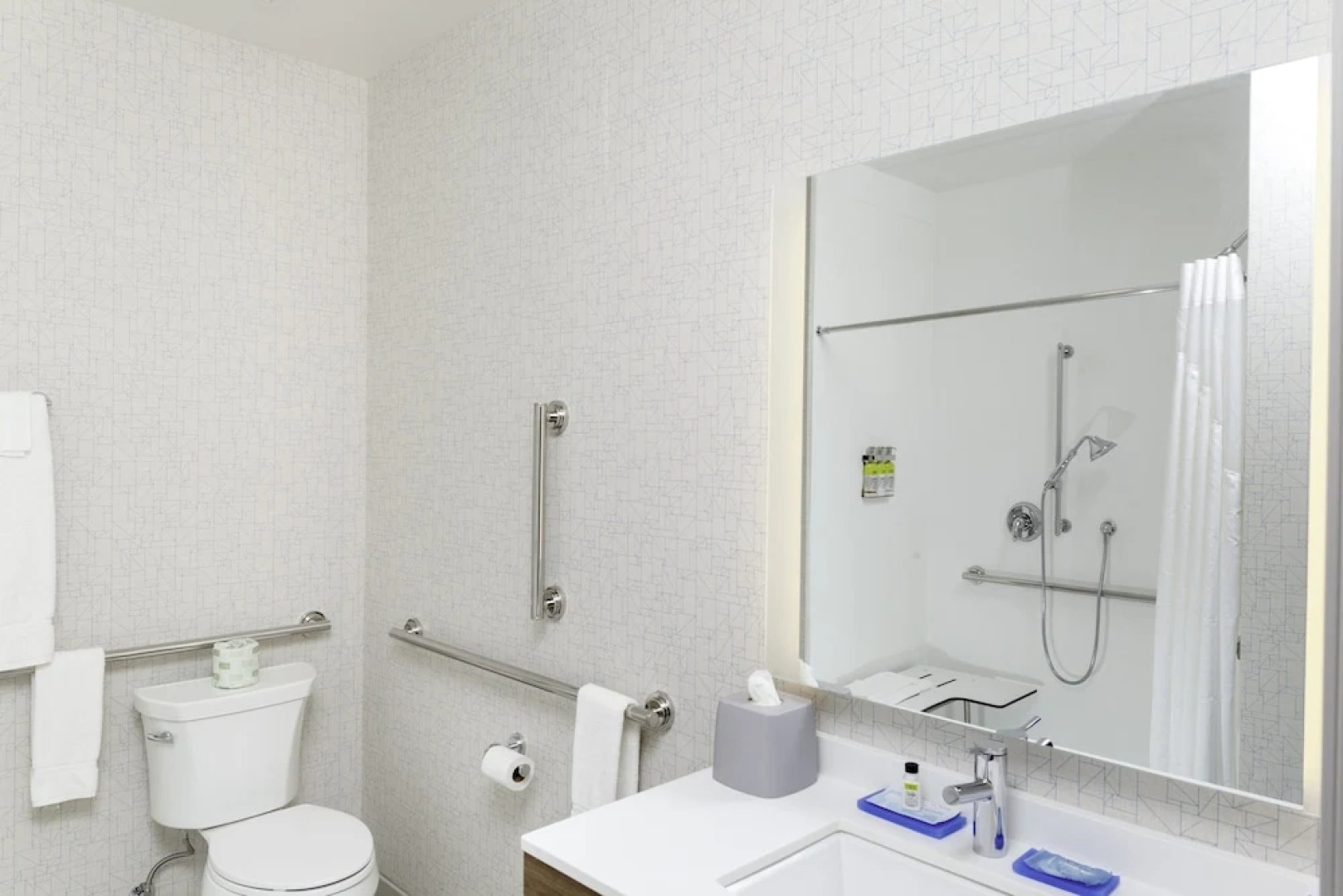 Holiday Inn Express & Suites Phoenix East Gilbert an IHG Hotel