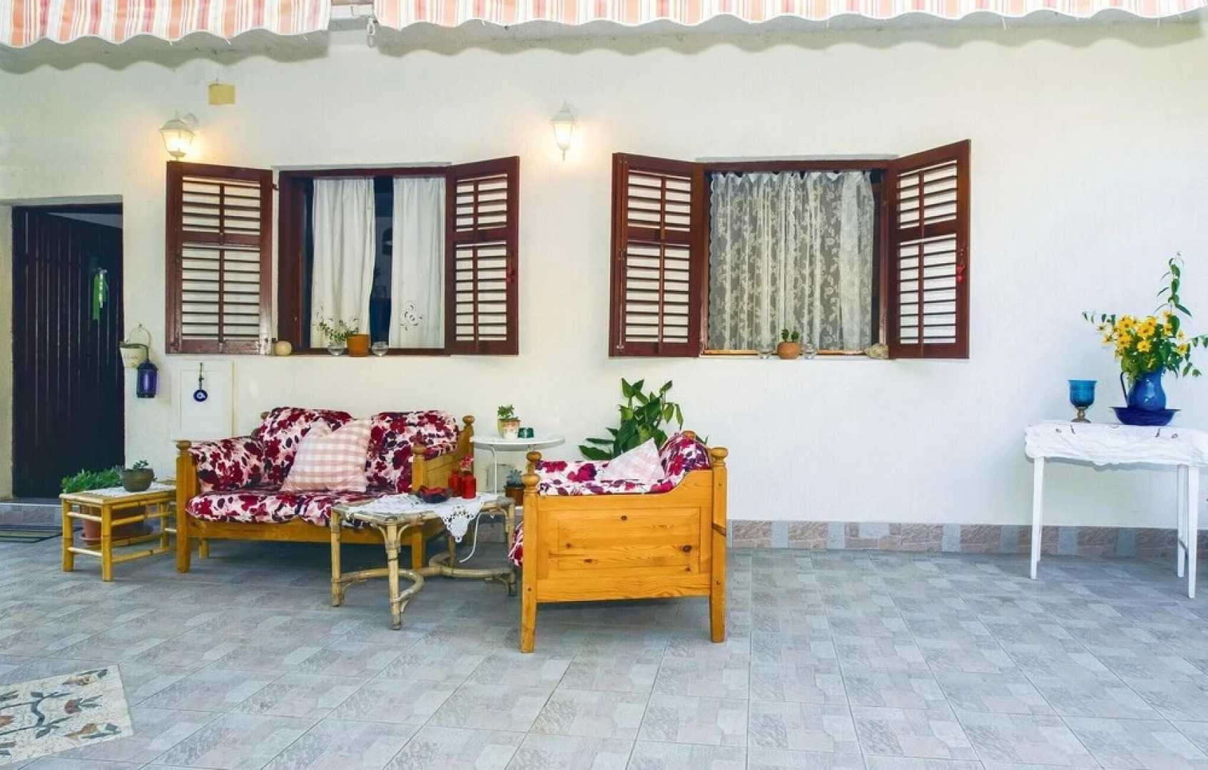 Awesome Home in Zrnovnica With 2 Bedrooms, Wifi and Outdoor Swimming Pool