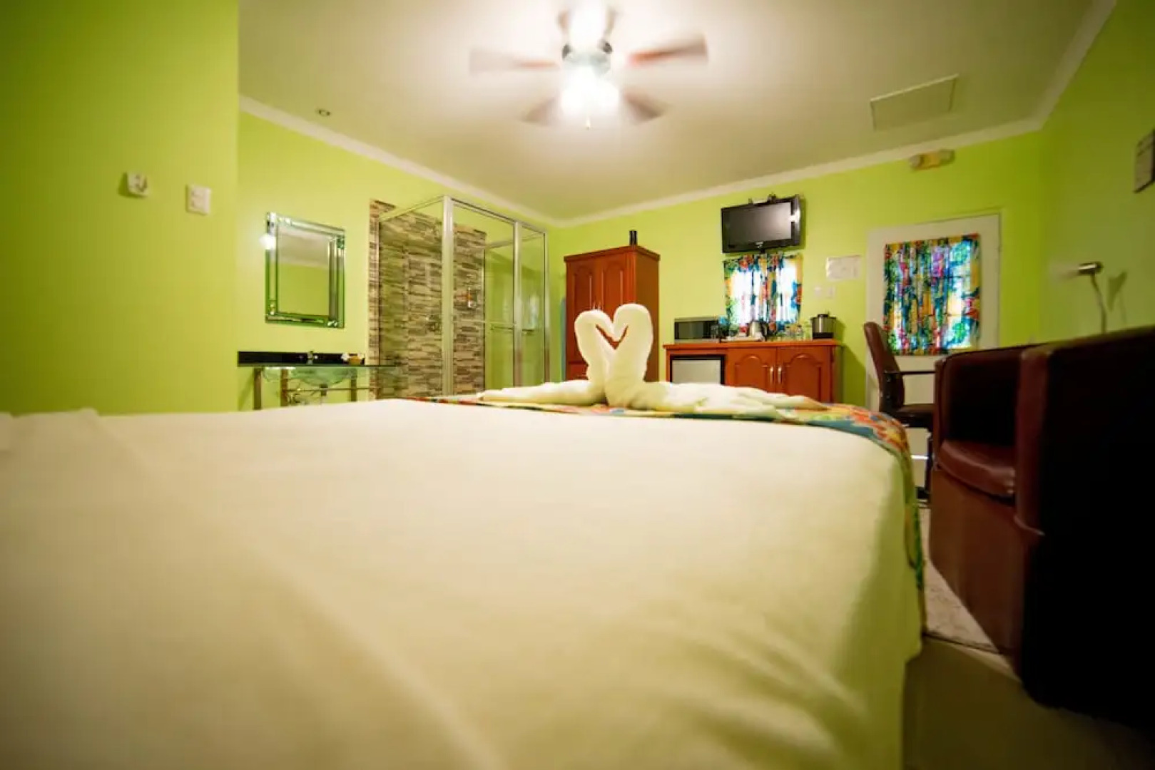 Beverly's Oasis Suites