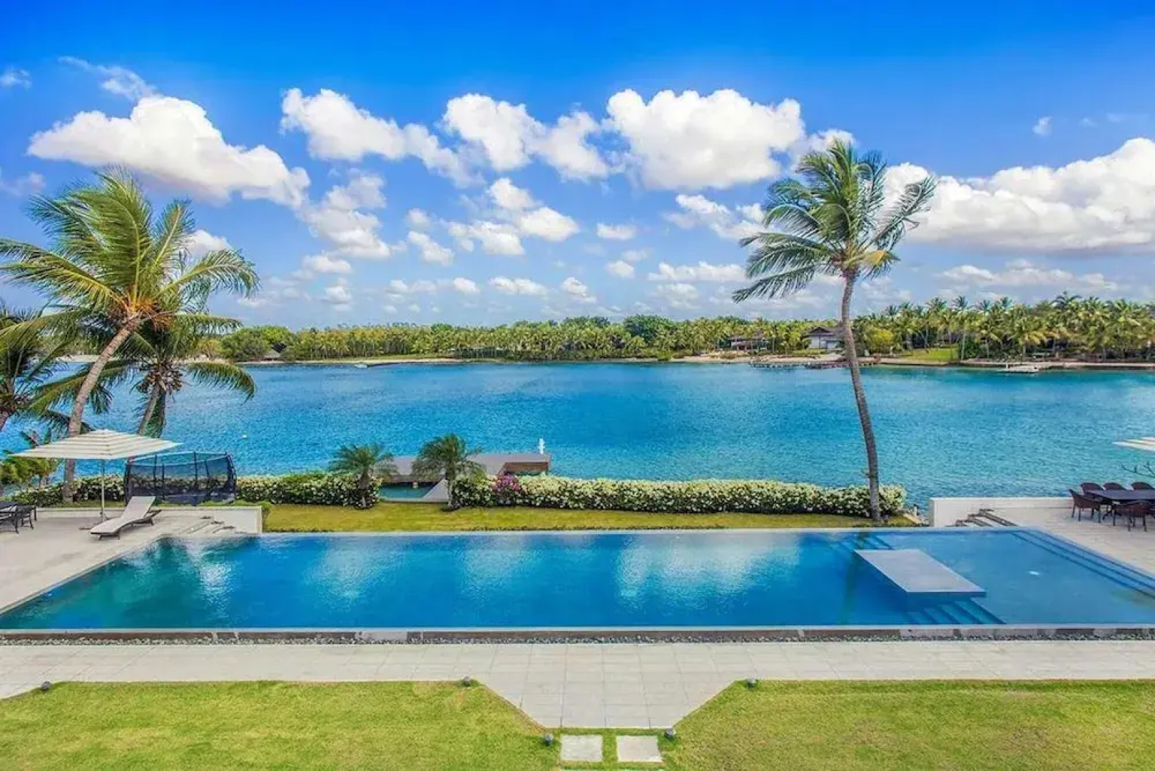 Dazzling and Luxury Eight BD Villa In Casa Da Campo