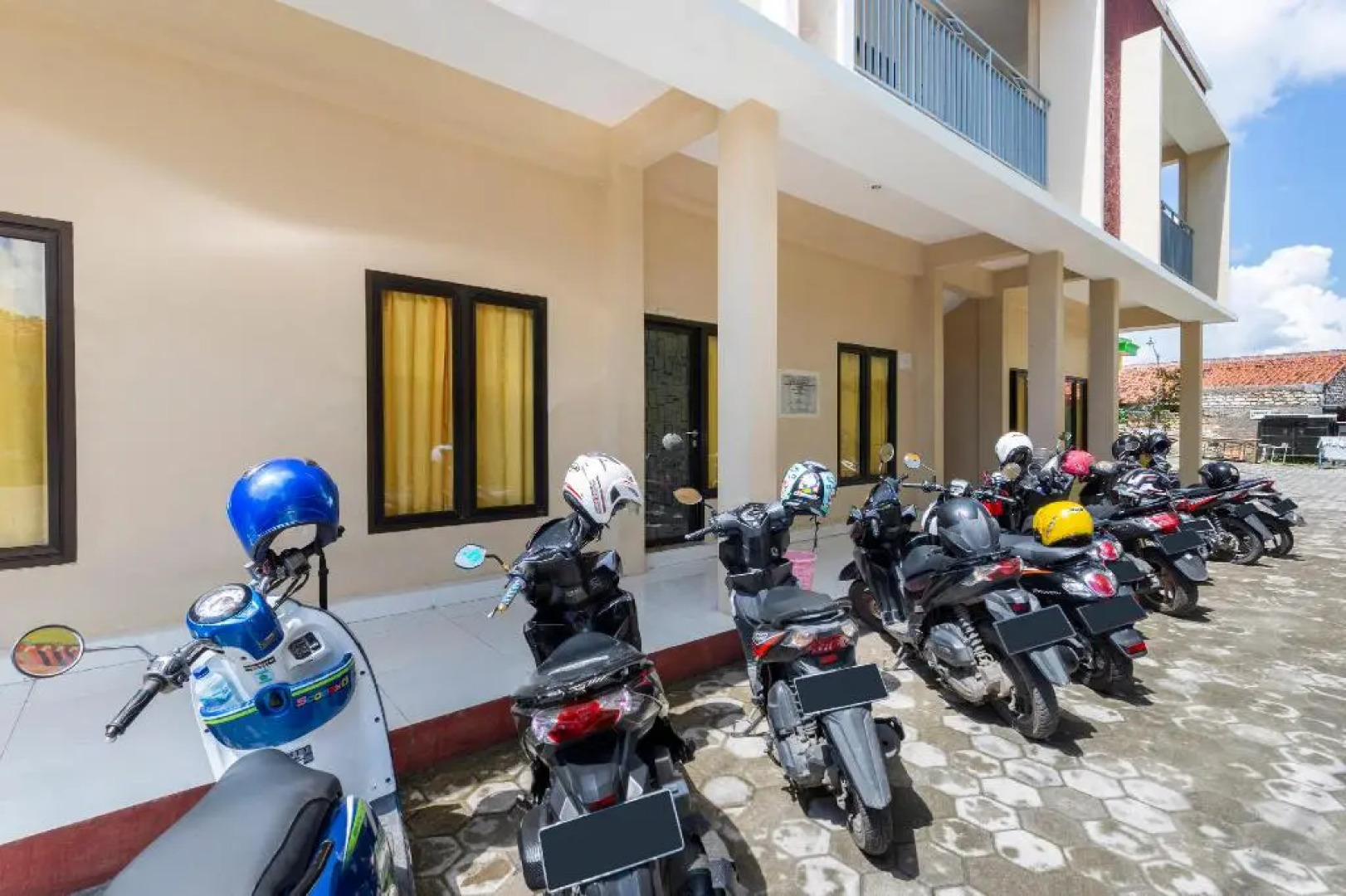 OYO 2708 Hotel Kemuning Syariah