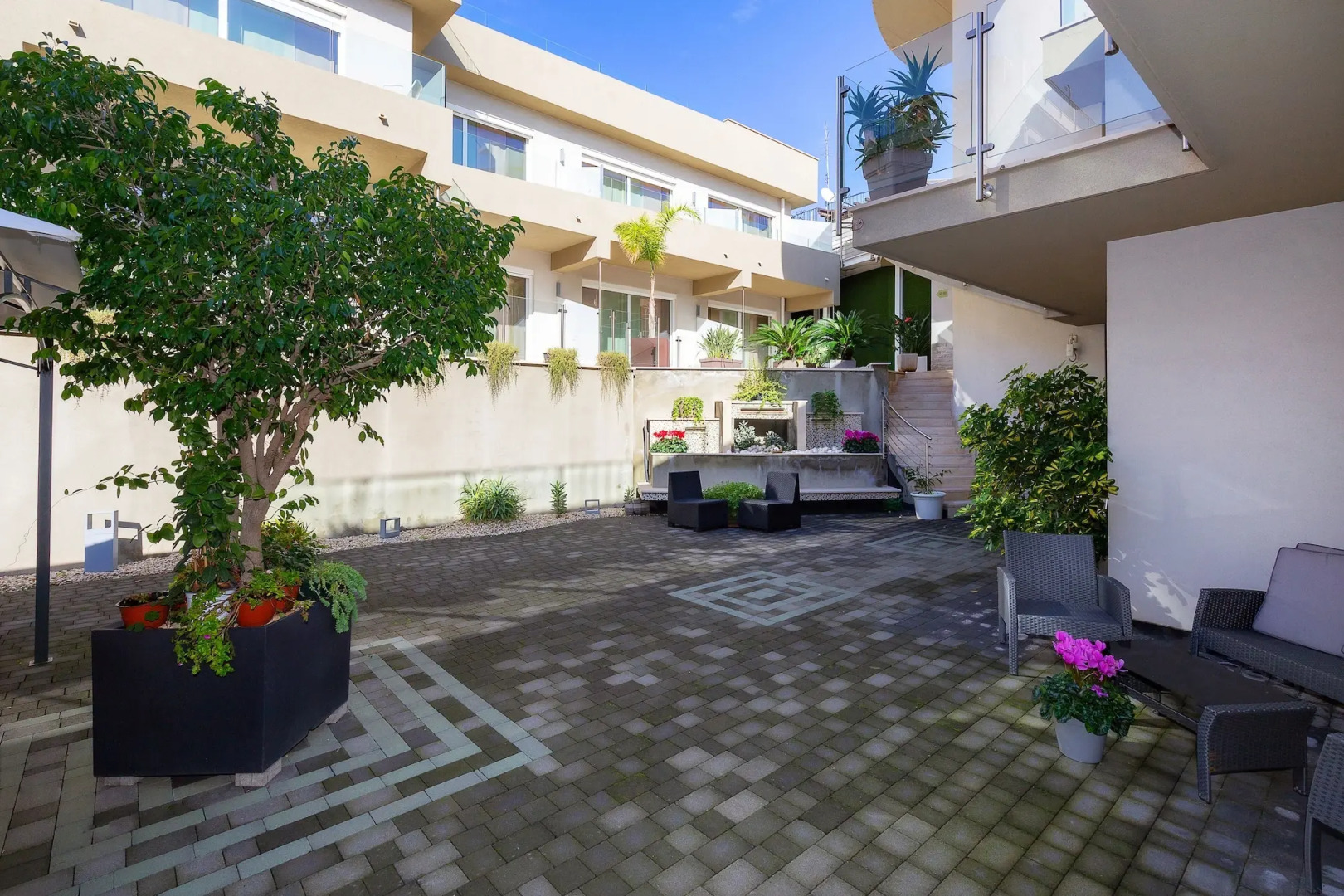 Zeus Residence Hotel