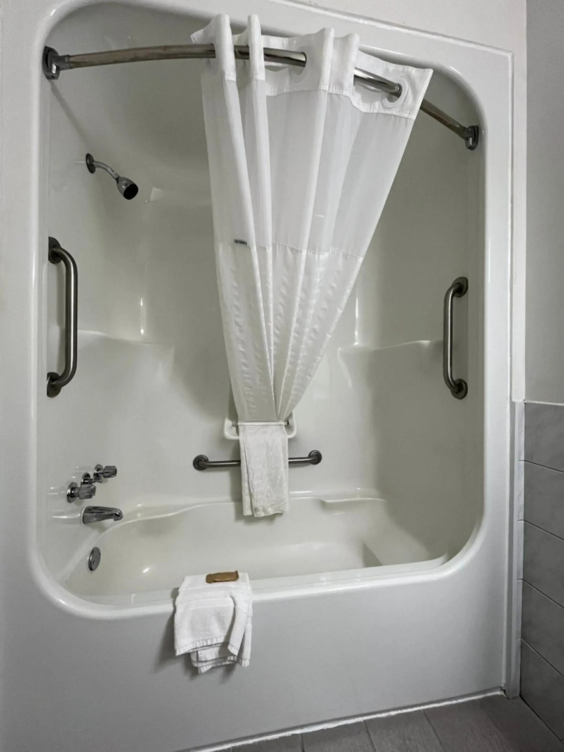 Jolly Roger Inn Resort