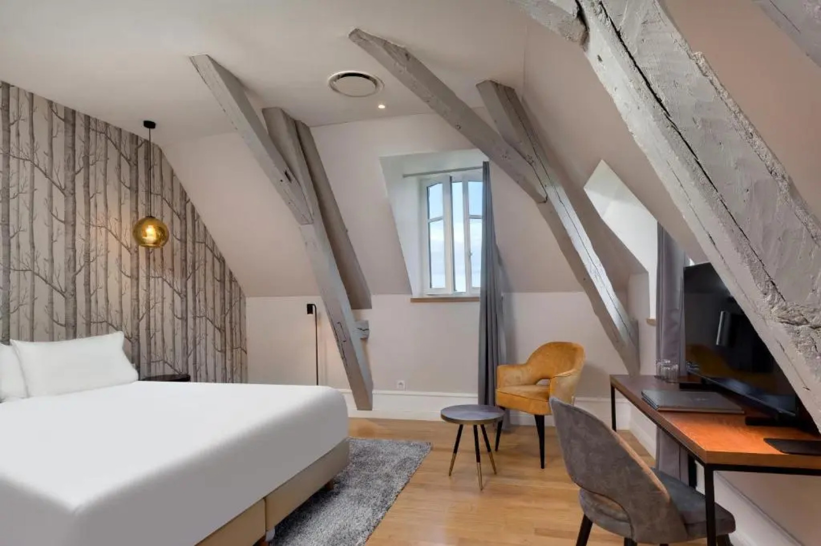 Alexandra Palace - La Maison Younan