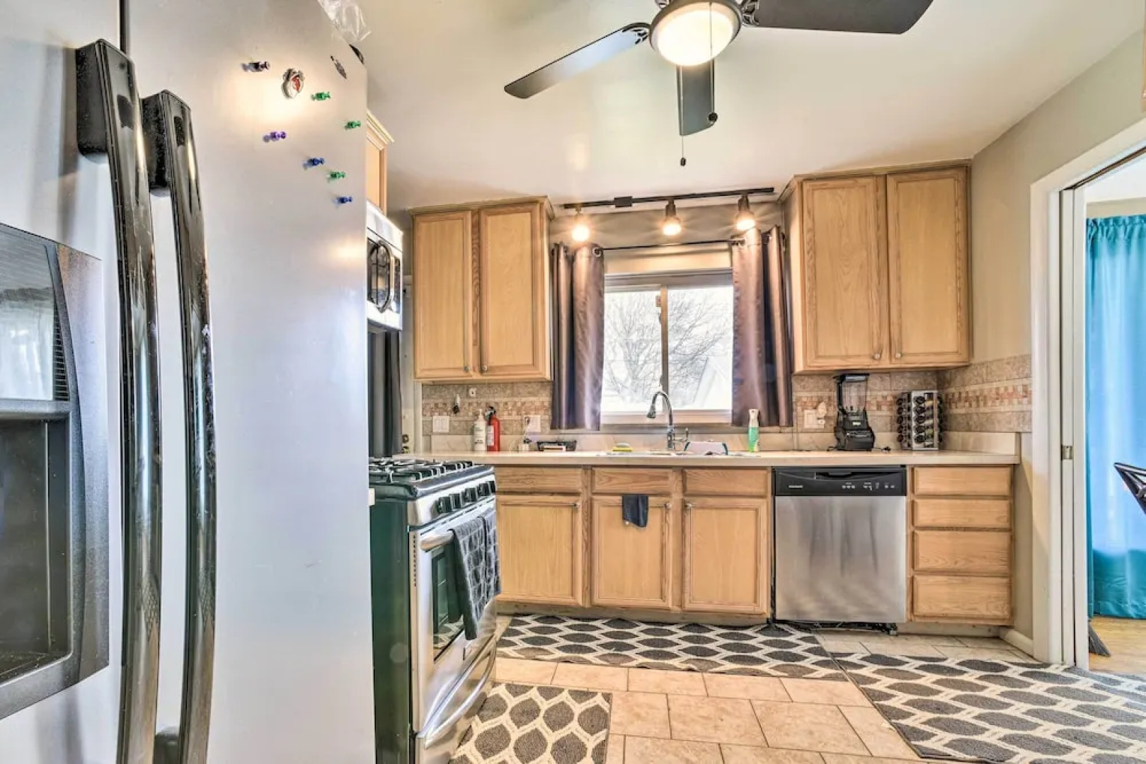 Detroit Home w/ Pool & Yard, 15 Mi to Downtown!