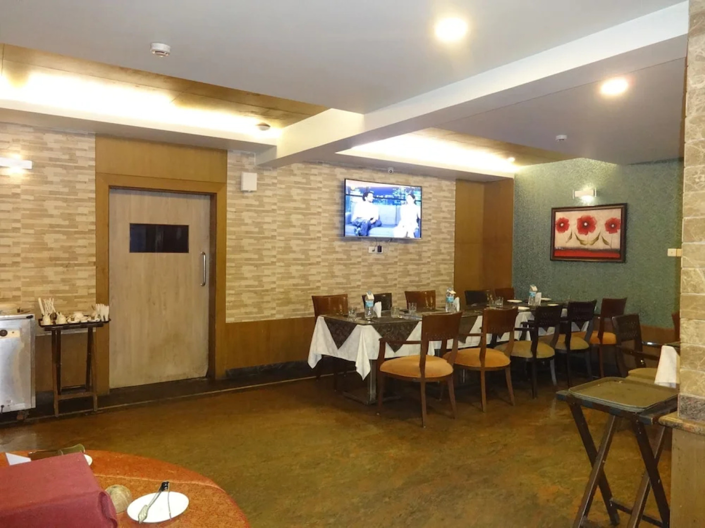 OYO Premium VIP Road