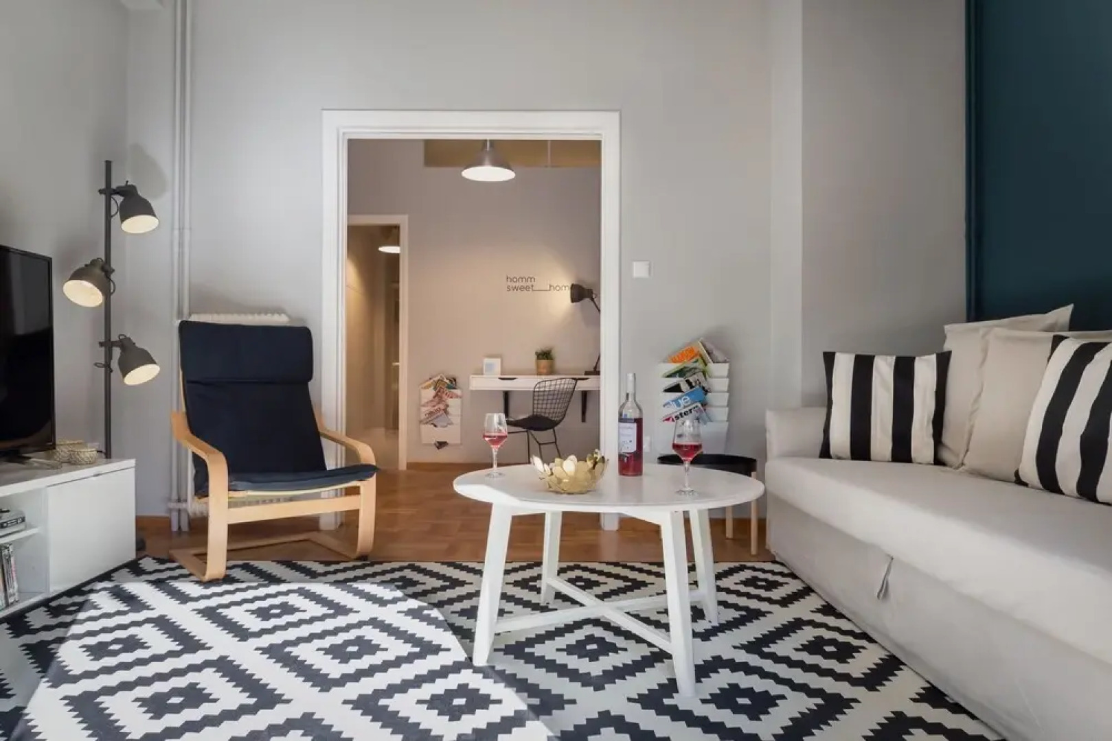 Central Newly Renovated Apartment in Athens 64m²