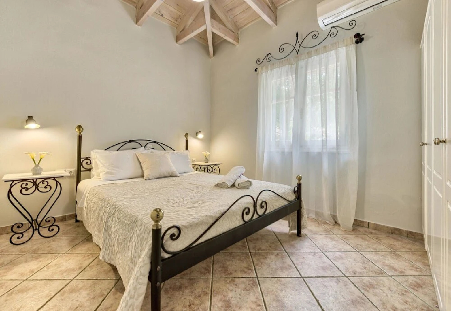 Villa Marathonisi 500 mt From sea