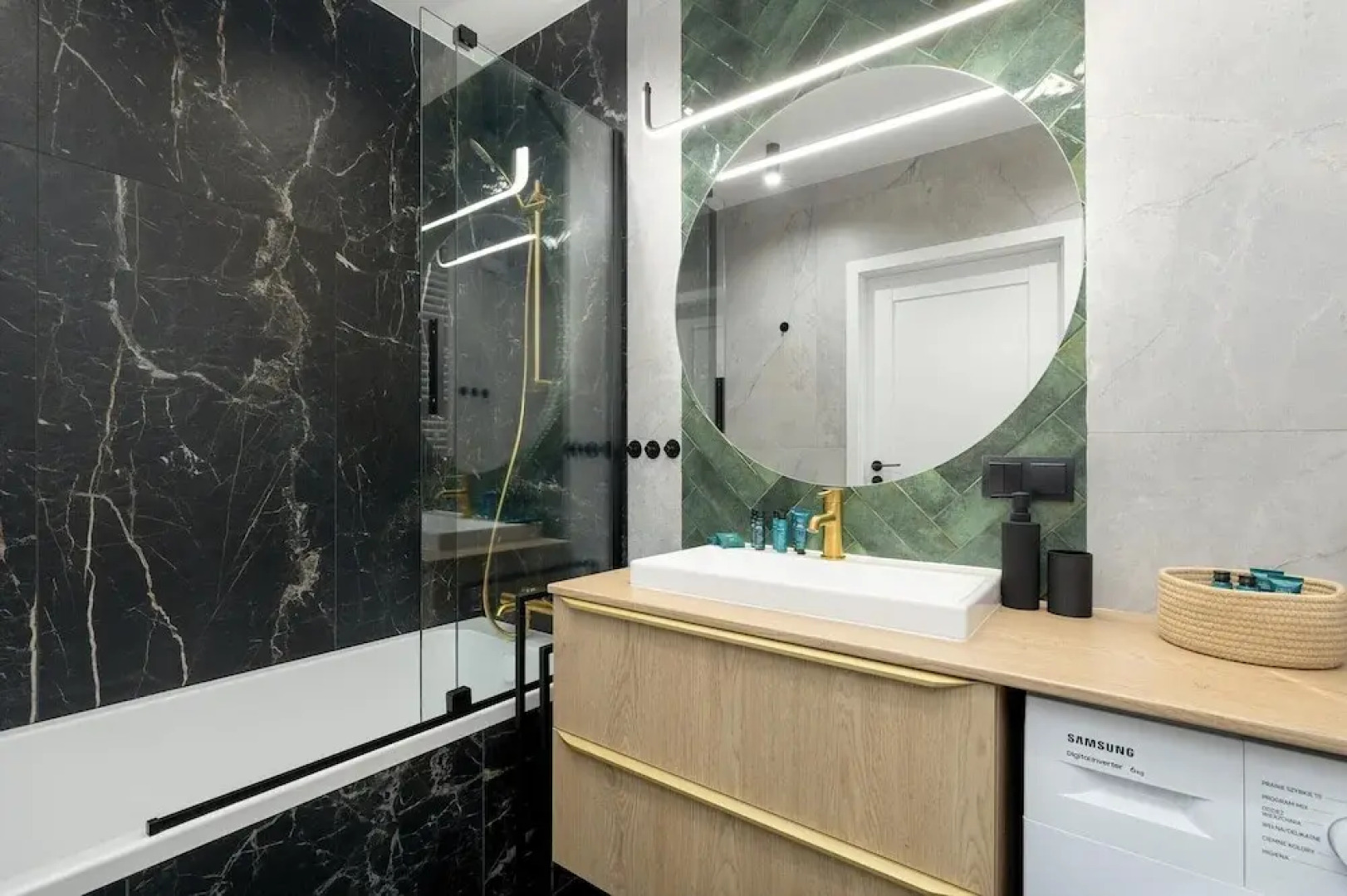 Apartment in Dziwnow by River and Beach