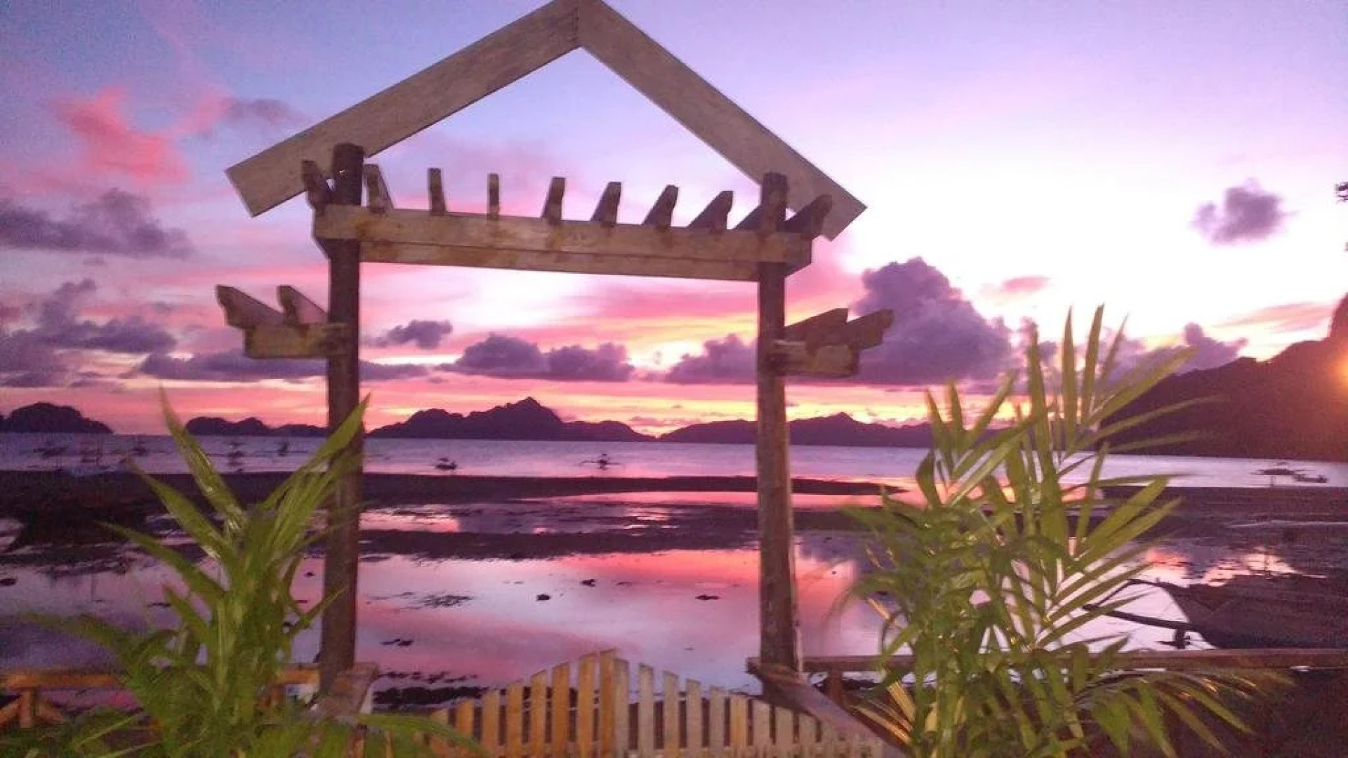 Talindak Beach Cottages