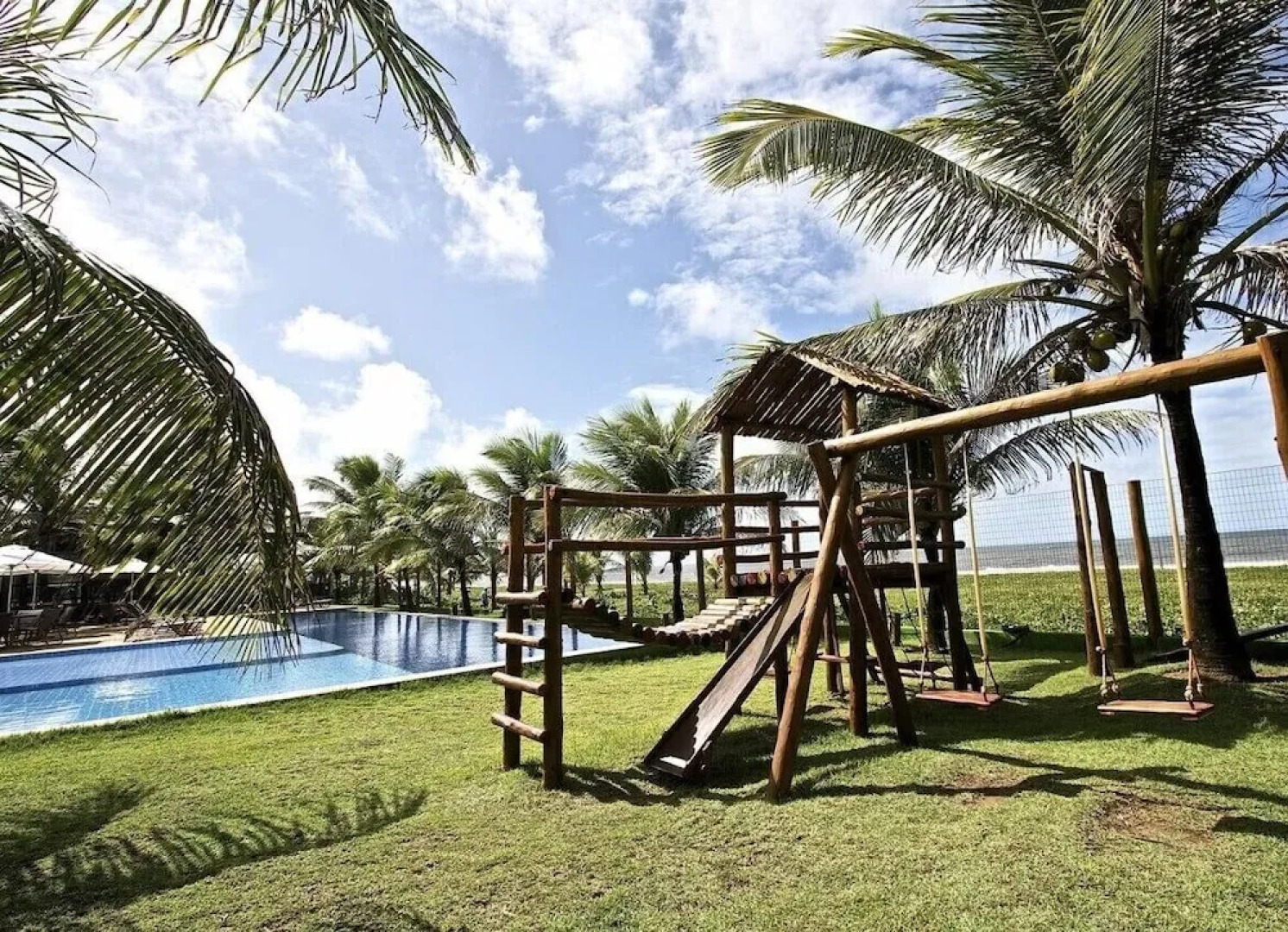 IT02 Bangalo 2 Suites em Itacimirim