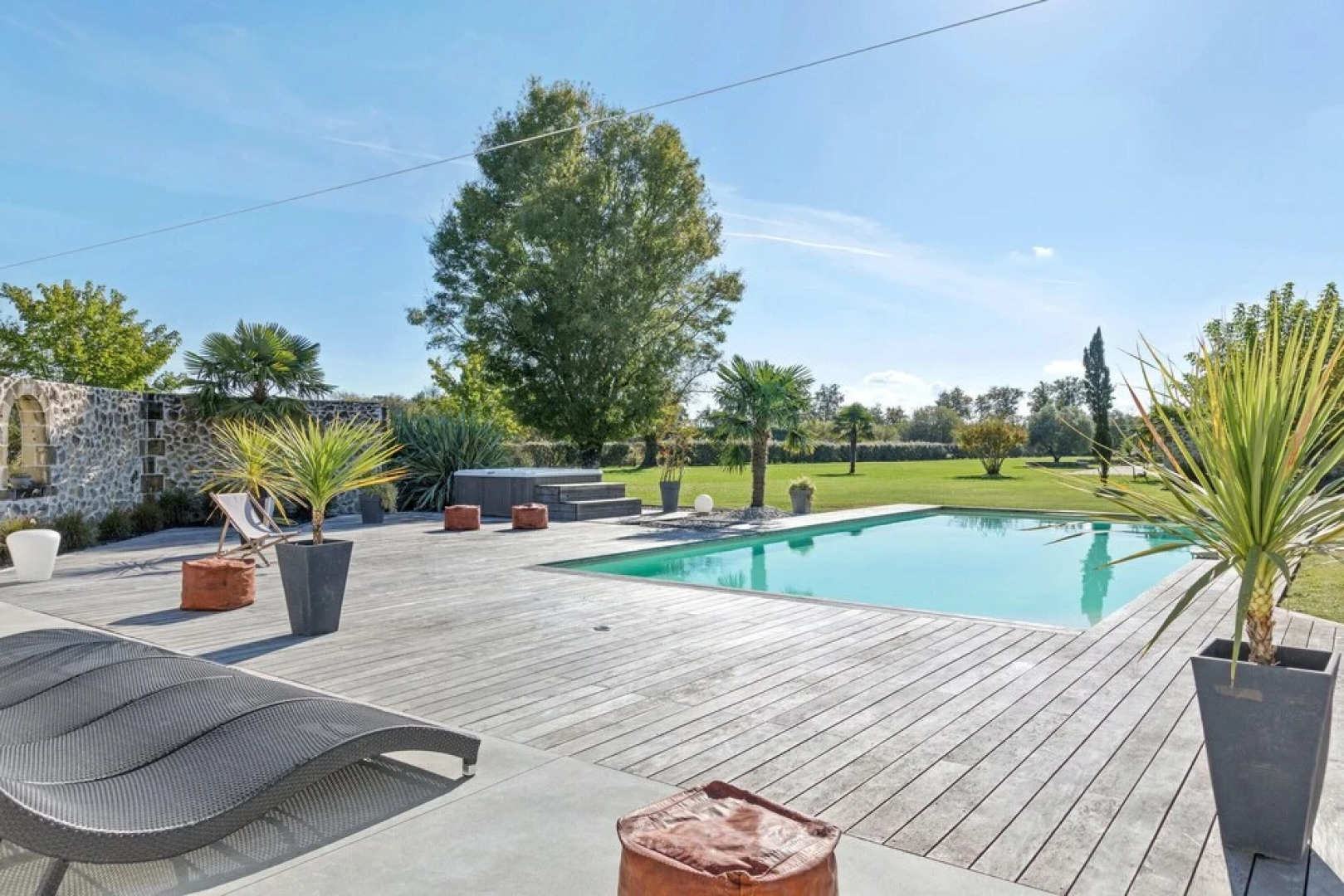 Villa With 5 Bedrooms in Saint-germain-d'esteuil, With Private Pool, Enclosed Garden and Wifi - 20 km From the Beach