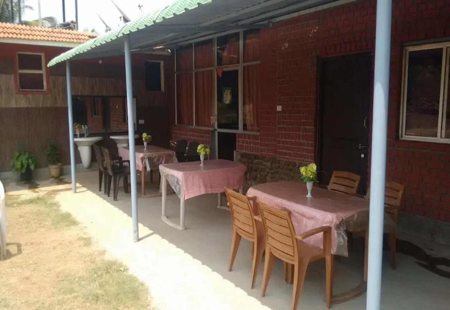 The Big Cat Den Resort