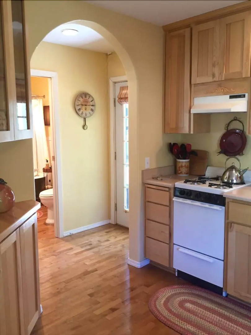 Romantic Rogue River Cottage ~ Near Del Rio Winery