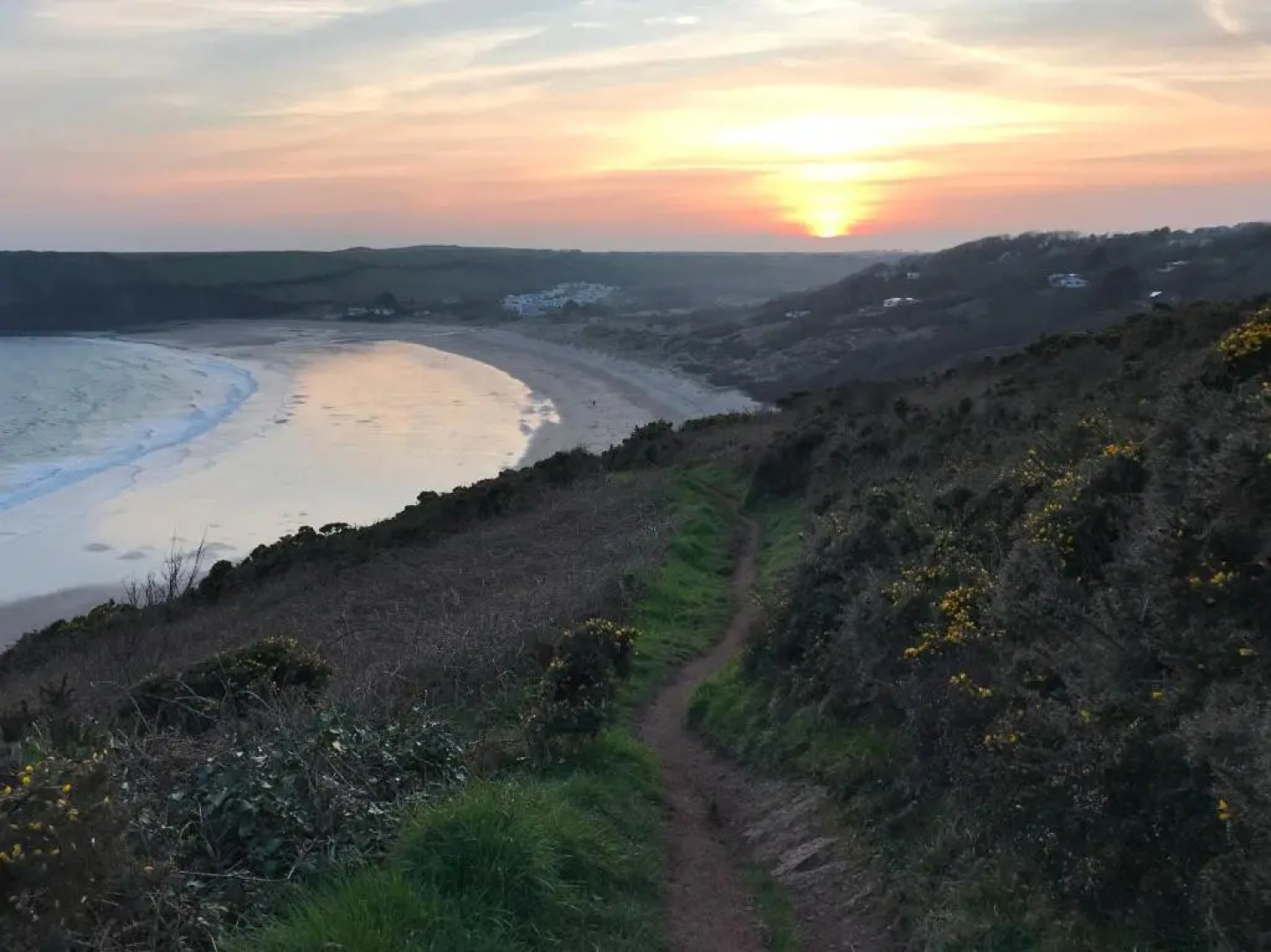 Modern Beach House 3 bed, 3 bath - Balcony sea view