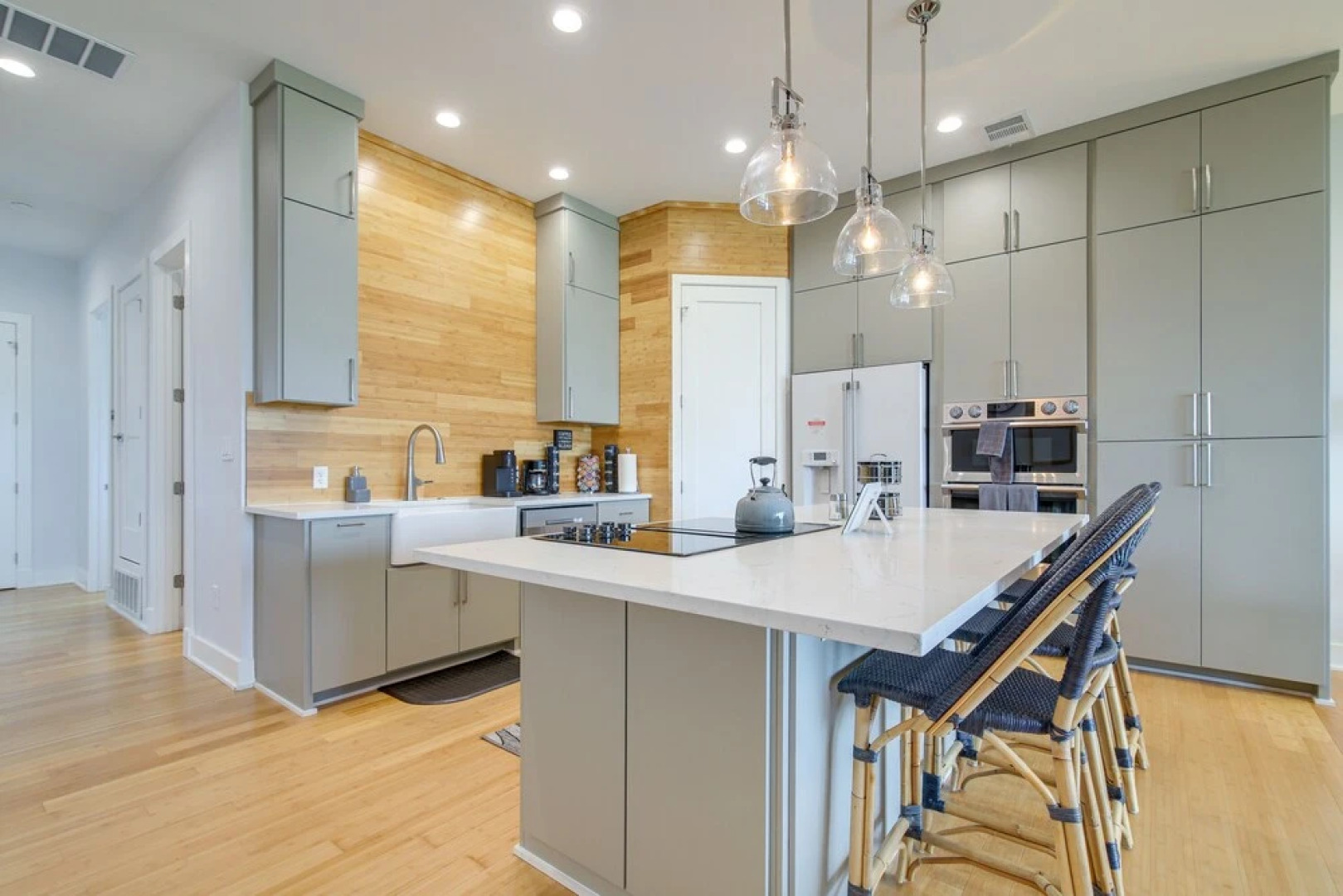 Lago Vista Condo w/ Game Room, Deck & Water Views!