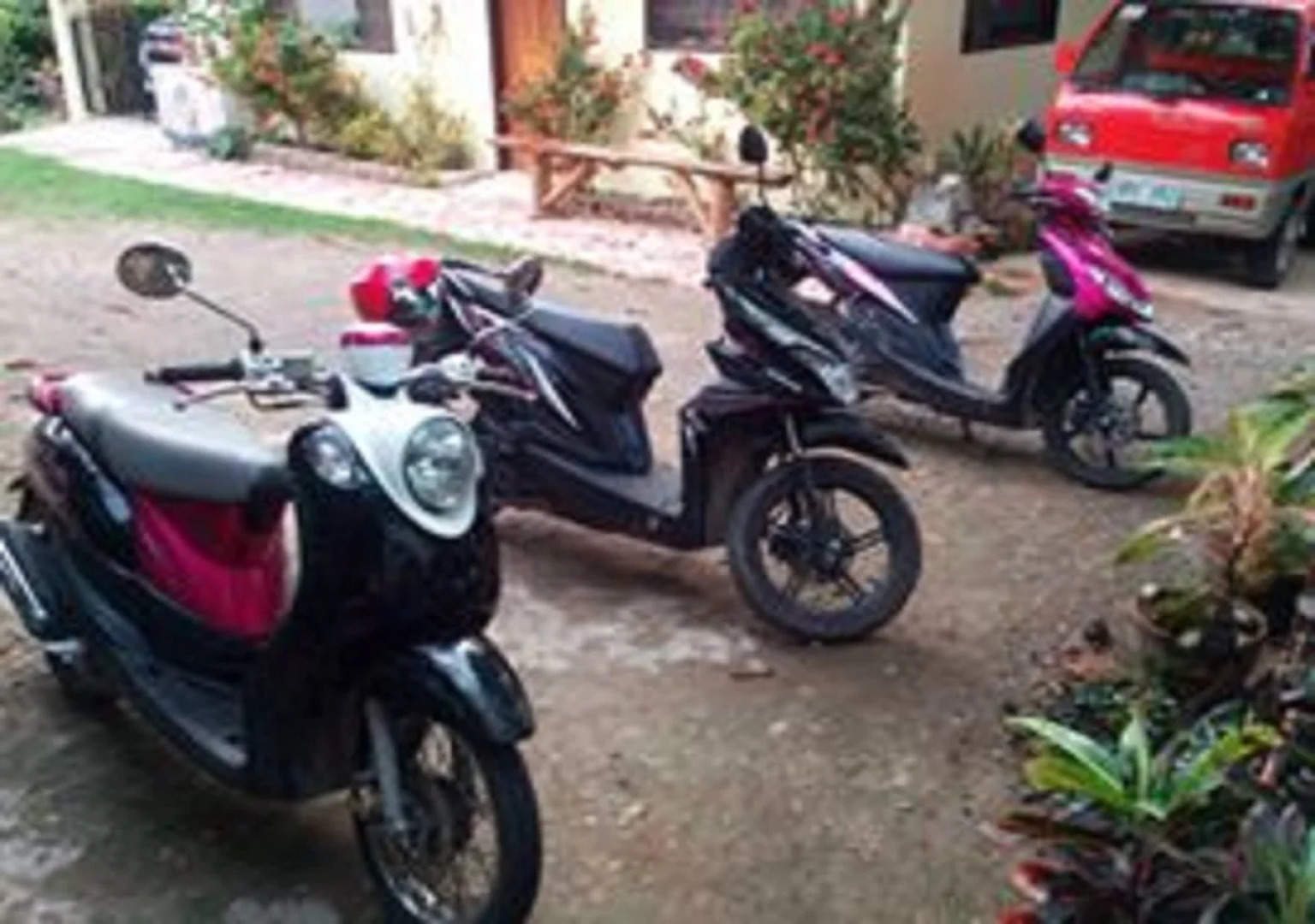 Emok's Guest House - Hostel