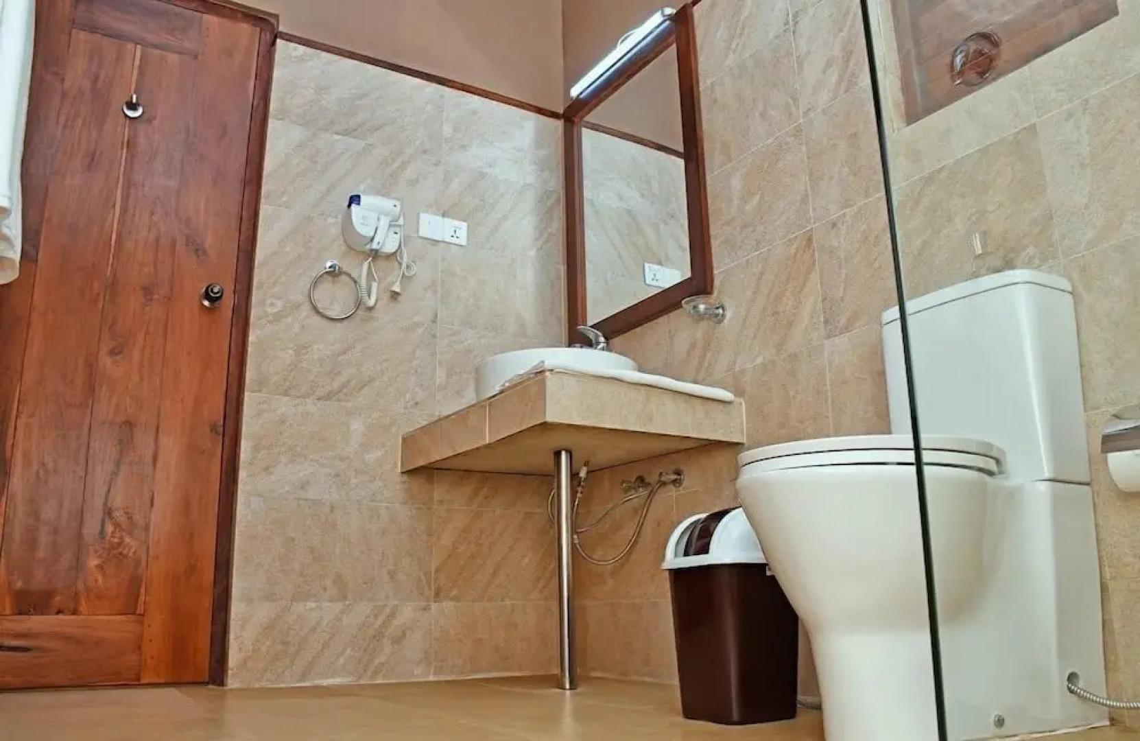 Отель Melheim Beach