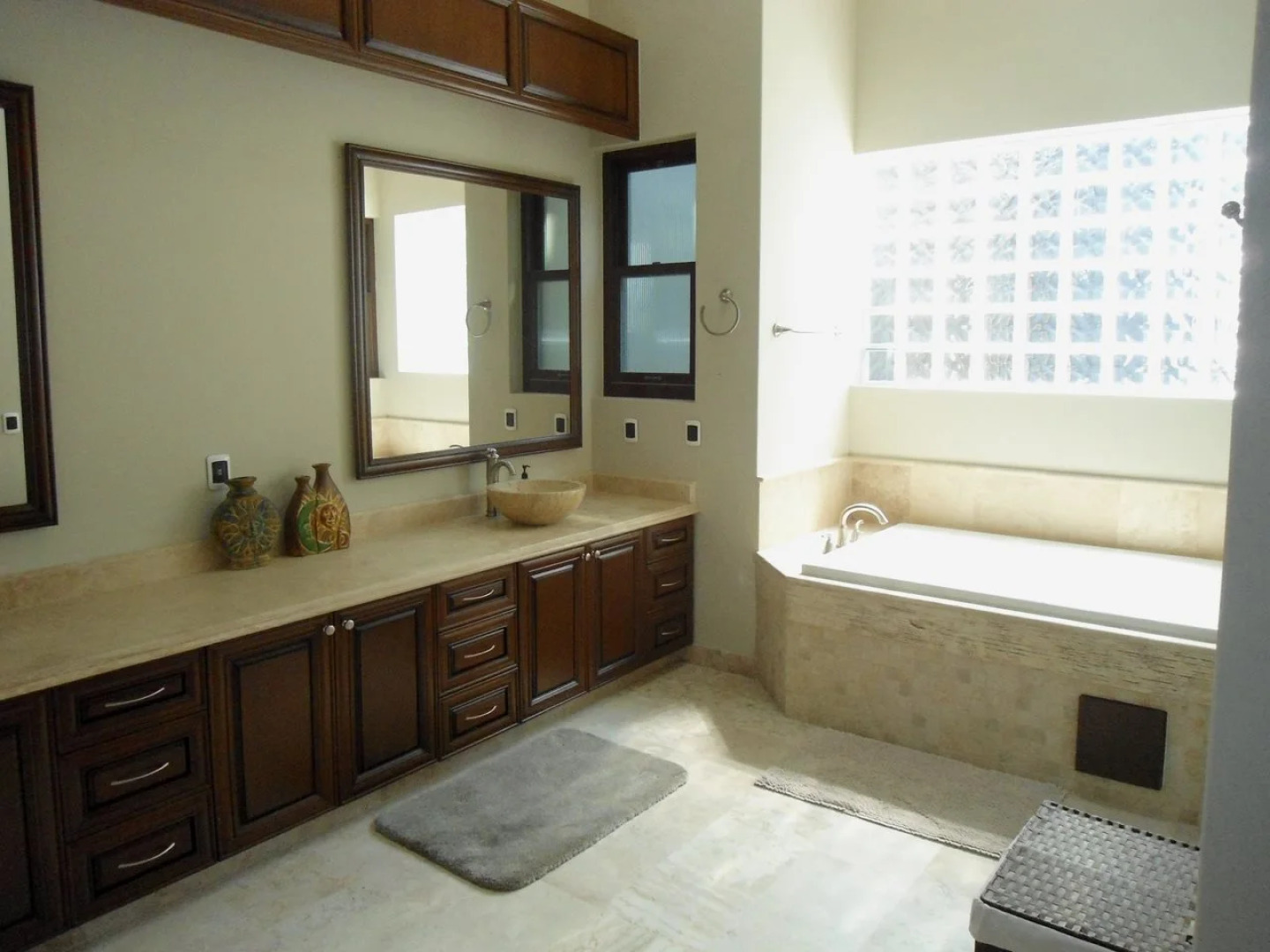 Sol Pacifico Cerritos