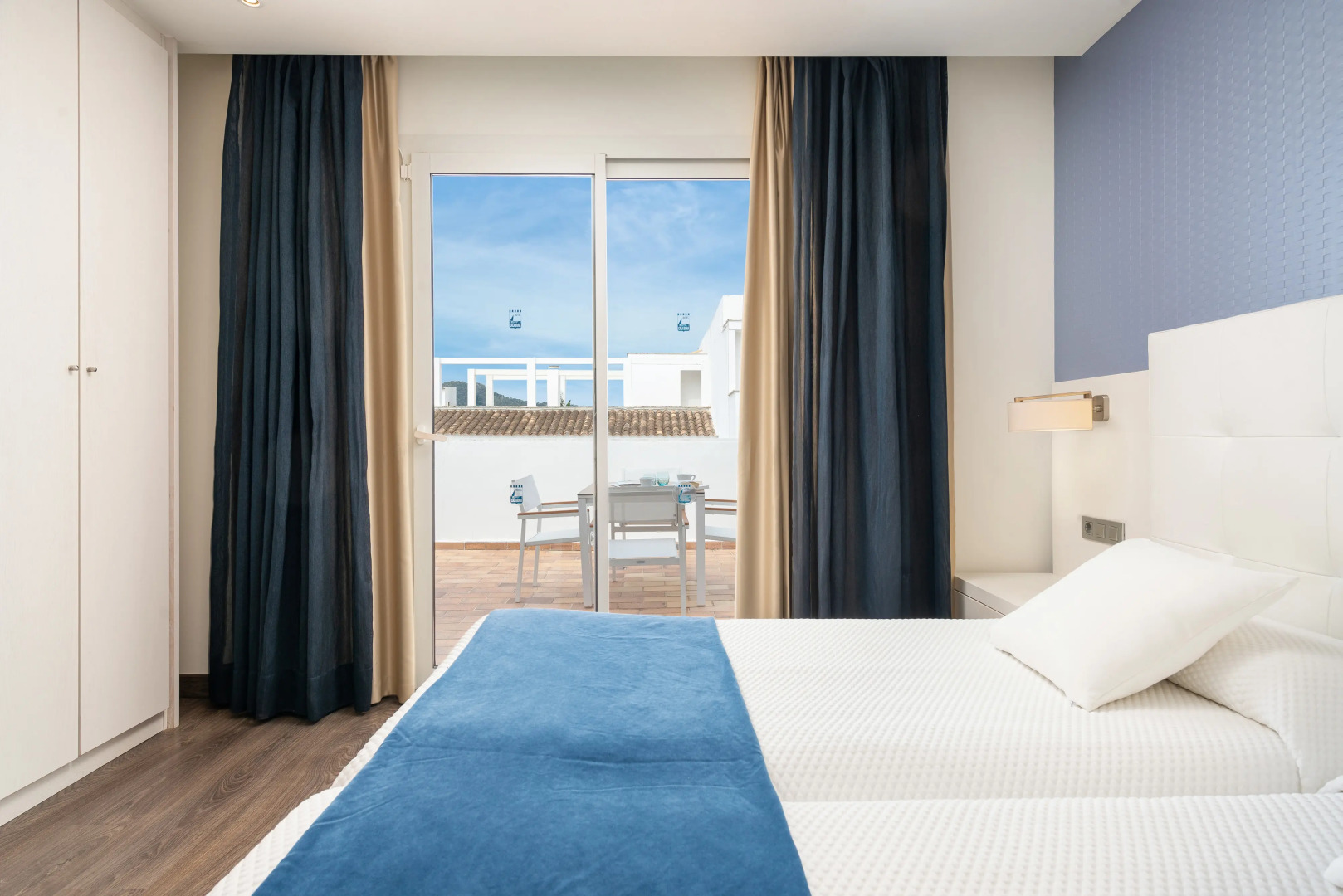 Отель Cala Bona