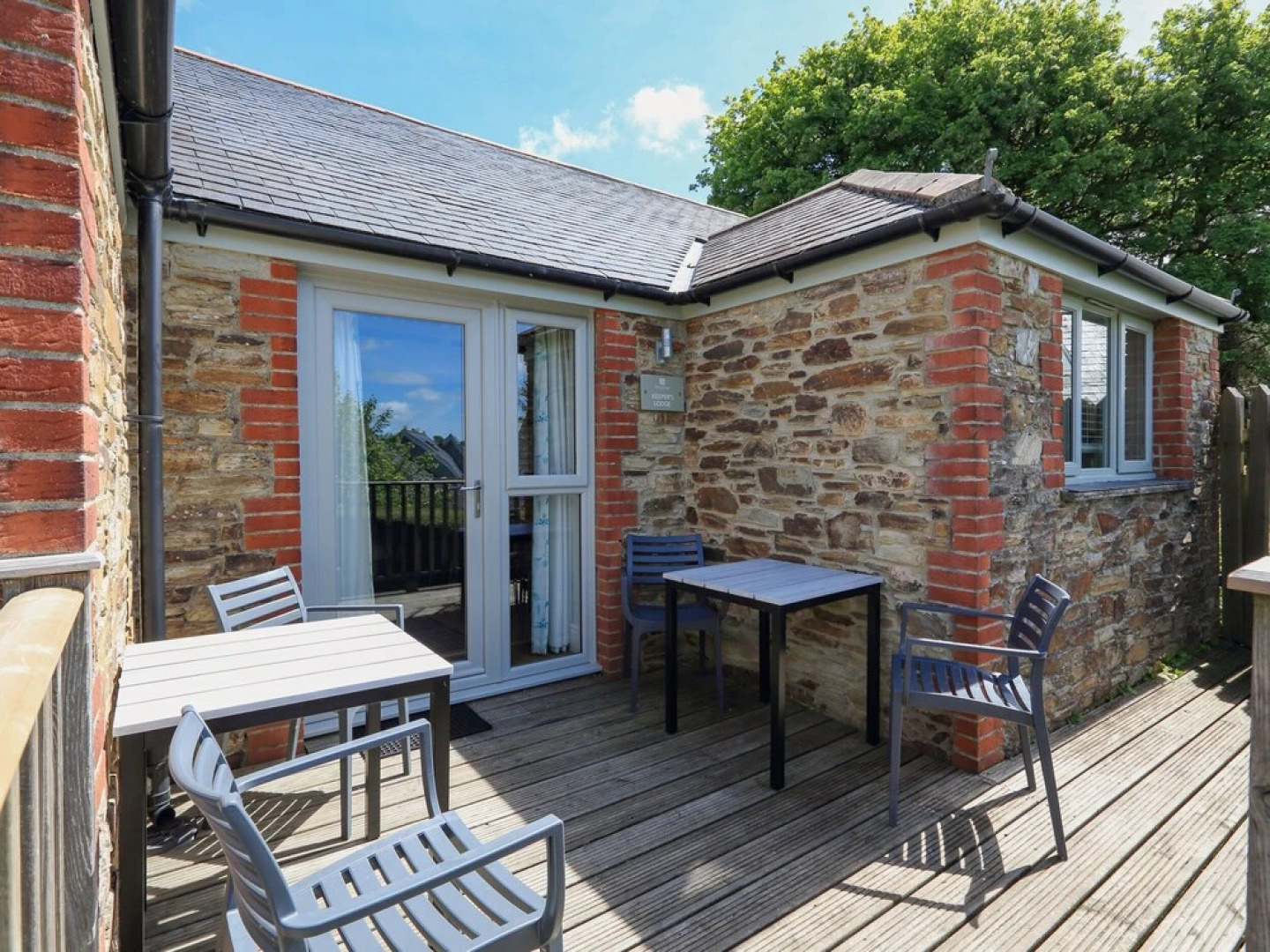 Keepers Lodge, Hillfield Village