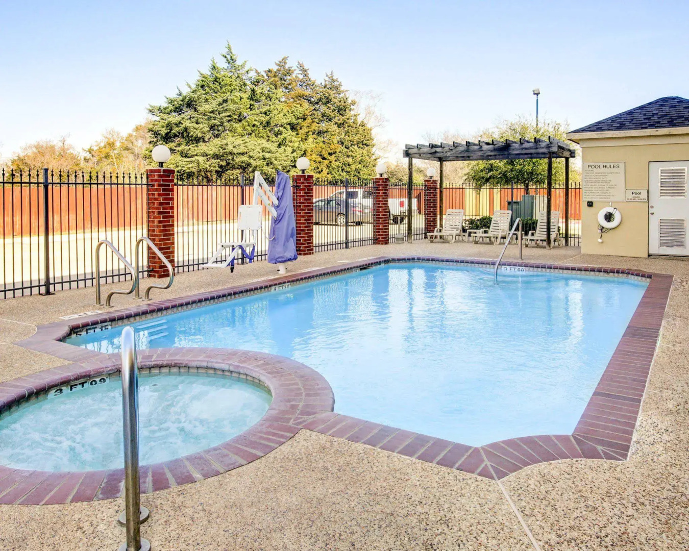 Comfort Suites Texas Ave.