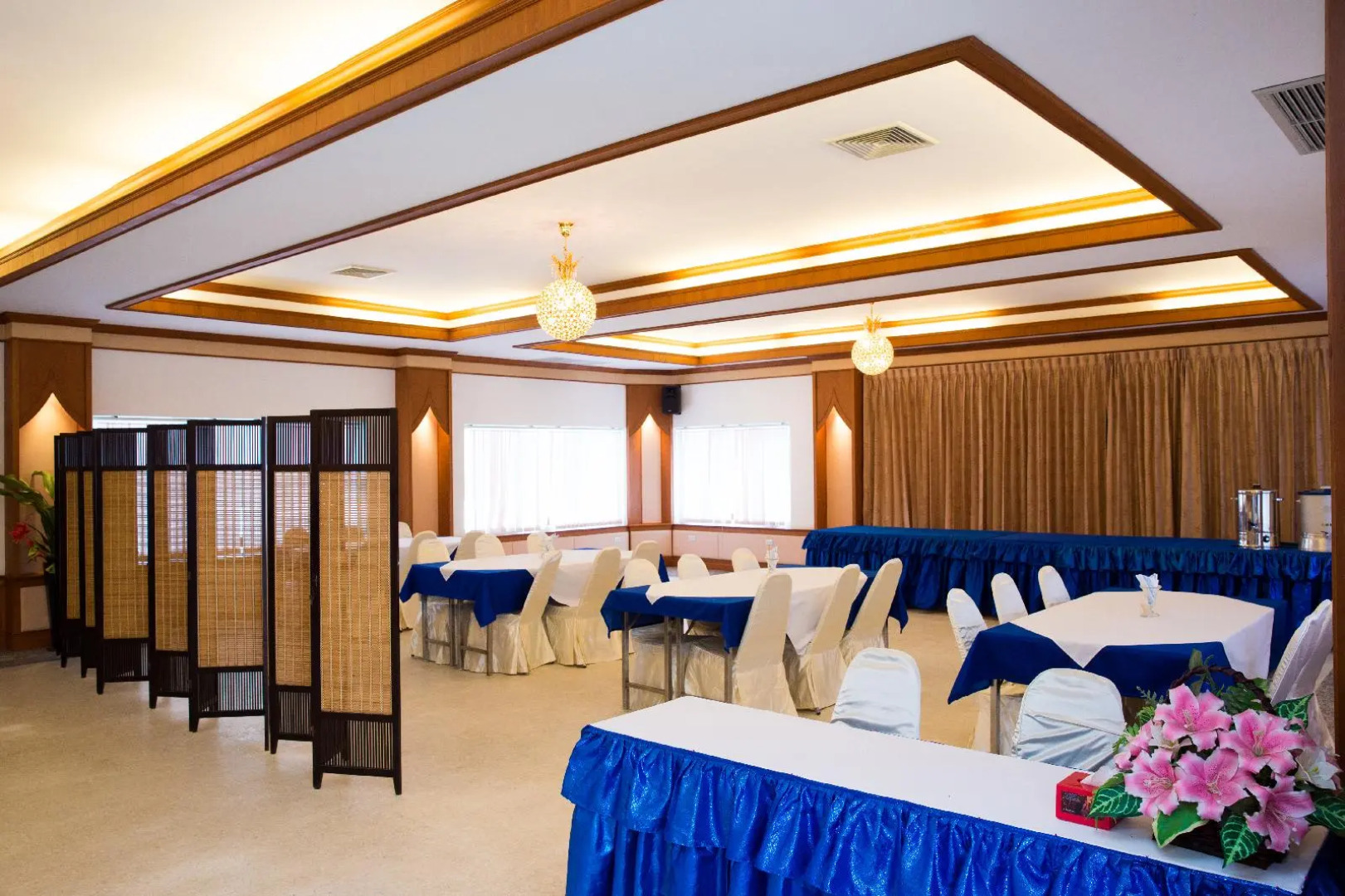 Castle Howchow Beach Resort Hotel