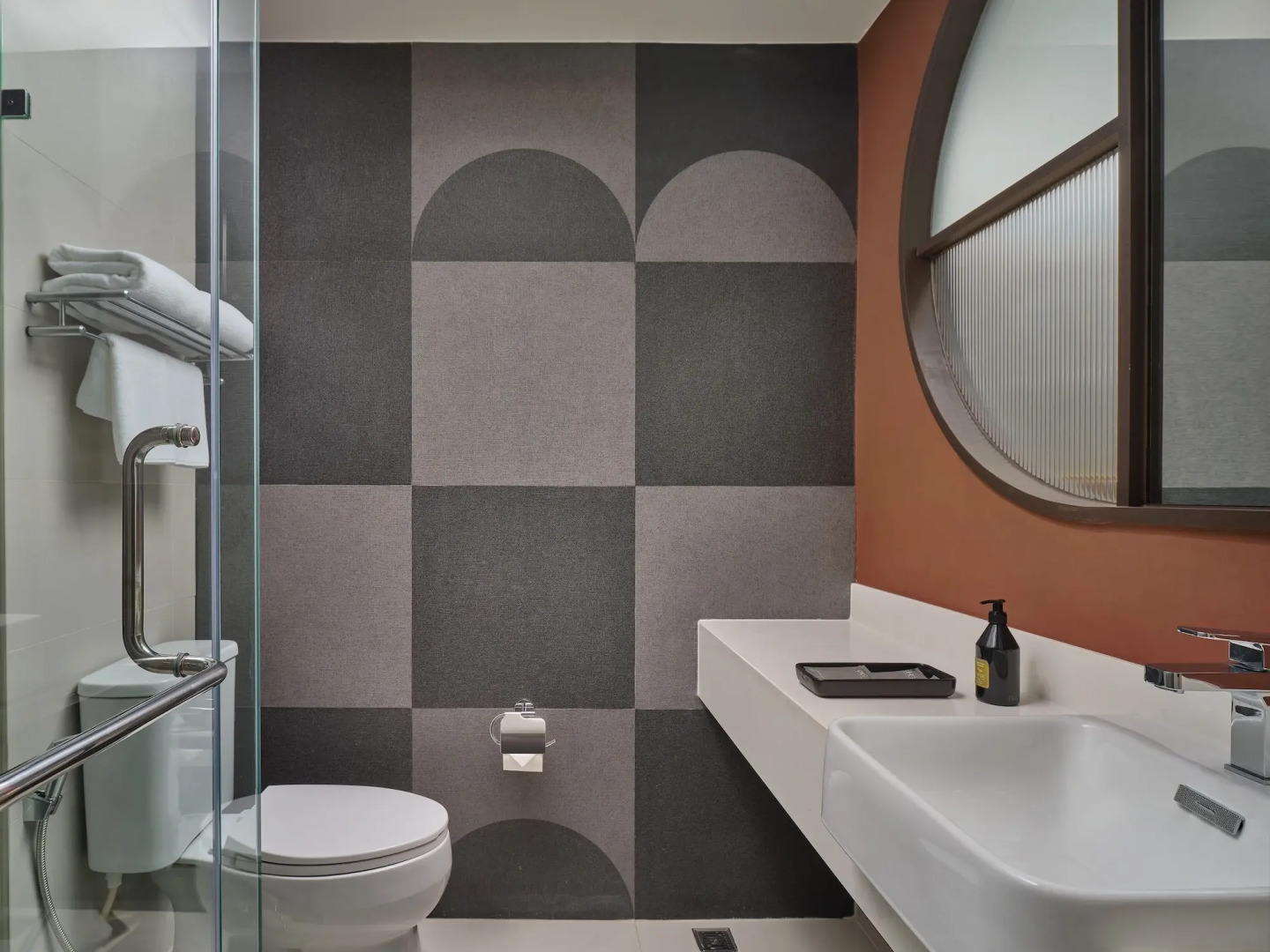 The Quarter Onnut by UHG