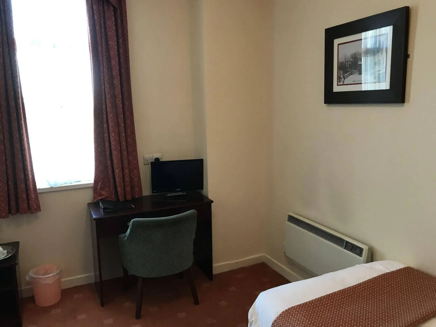 The Royal Victoria & Bull Hotel