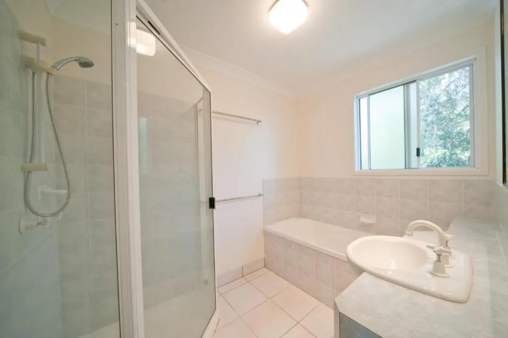 Picturesque on Passage - Shute Harbour