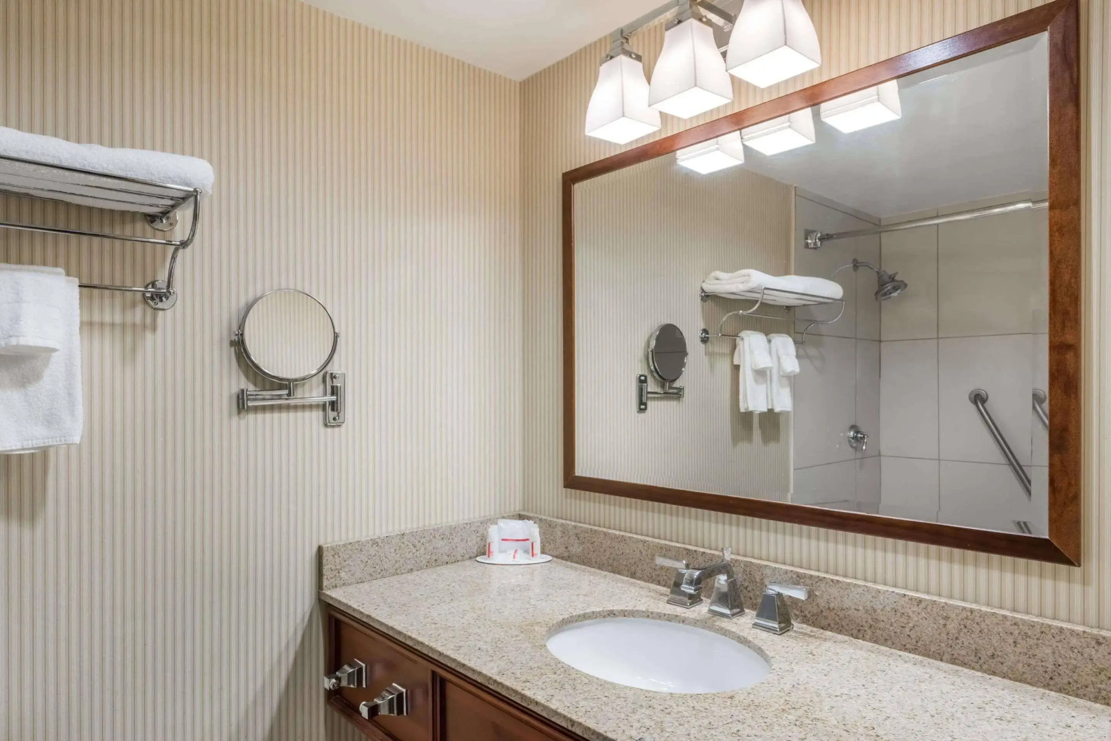 Delta Hotels by Marriott Cincinnati Sharonville