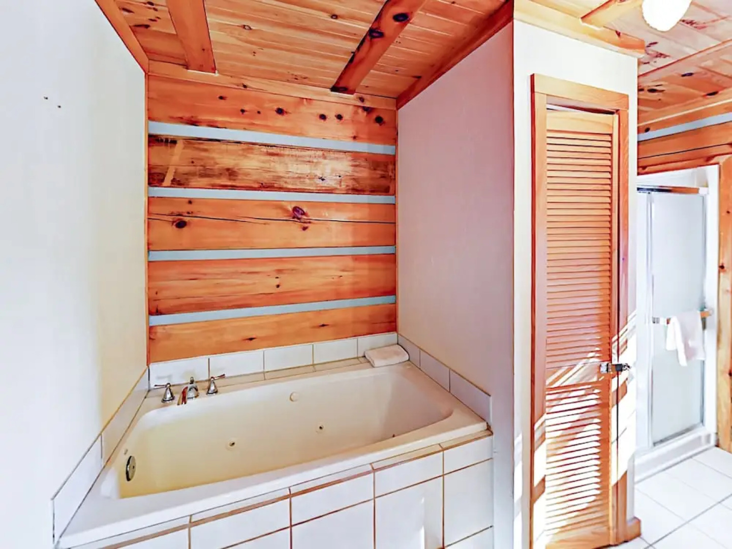 137 Panhandle Rd Cabin 3 Bedrooms 3 Bathrooms Cabin