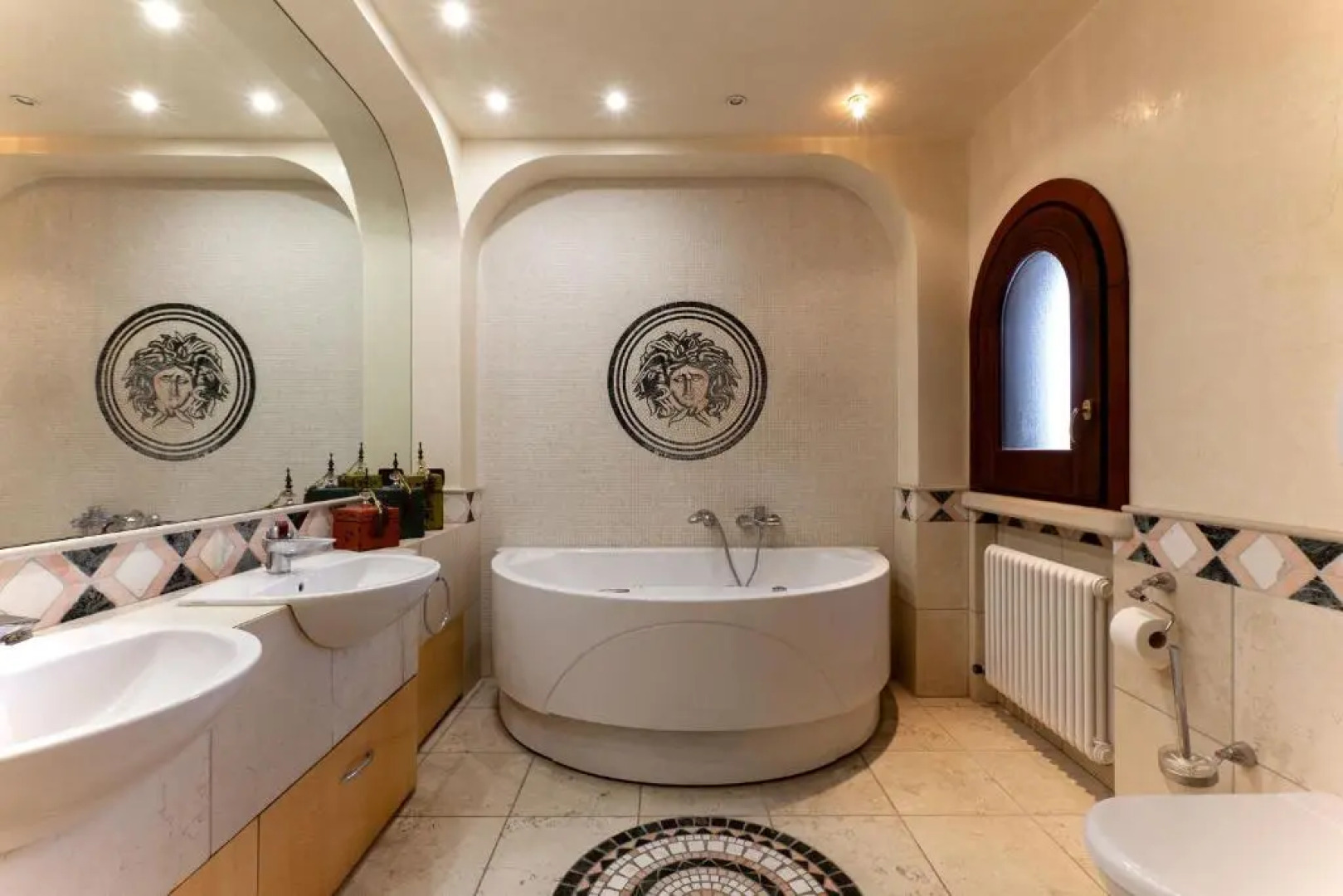 Villa piscina, campo calcetto, tennis, sauna m850