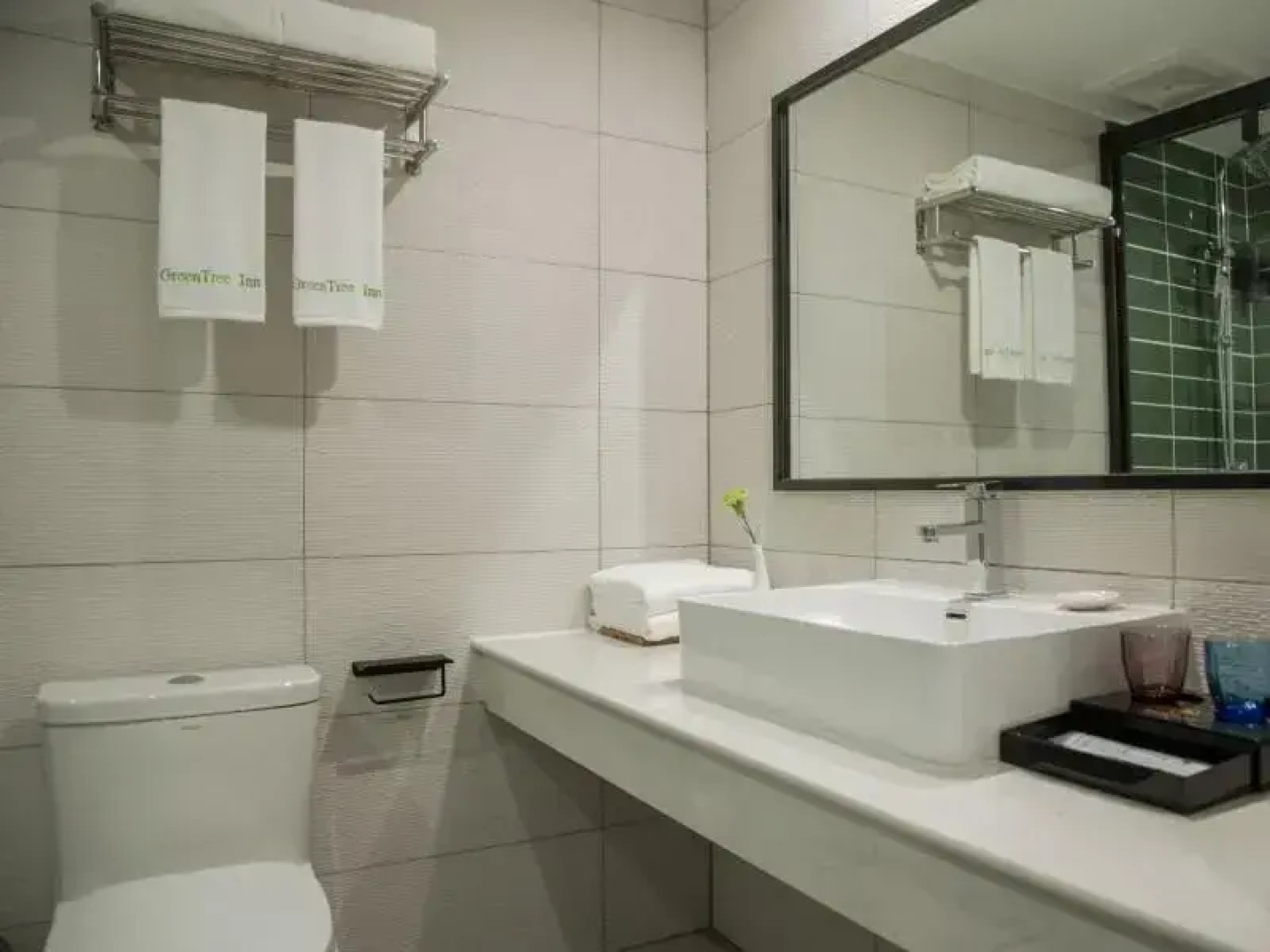 Green Tree Inn Tengchong Rehai Hot Spring Airport