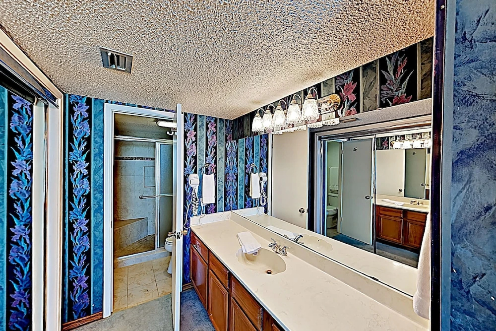 Suntide III Condominiums