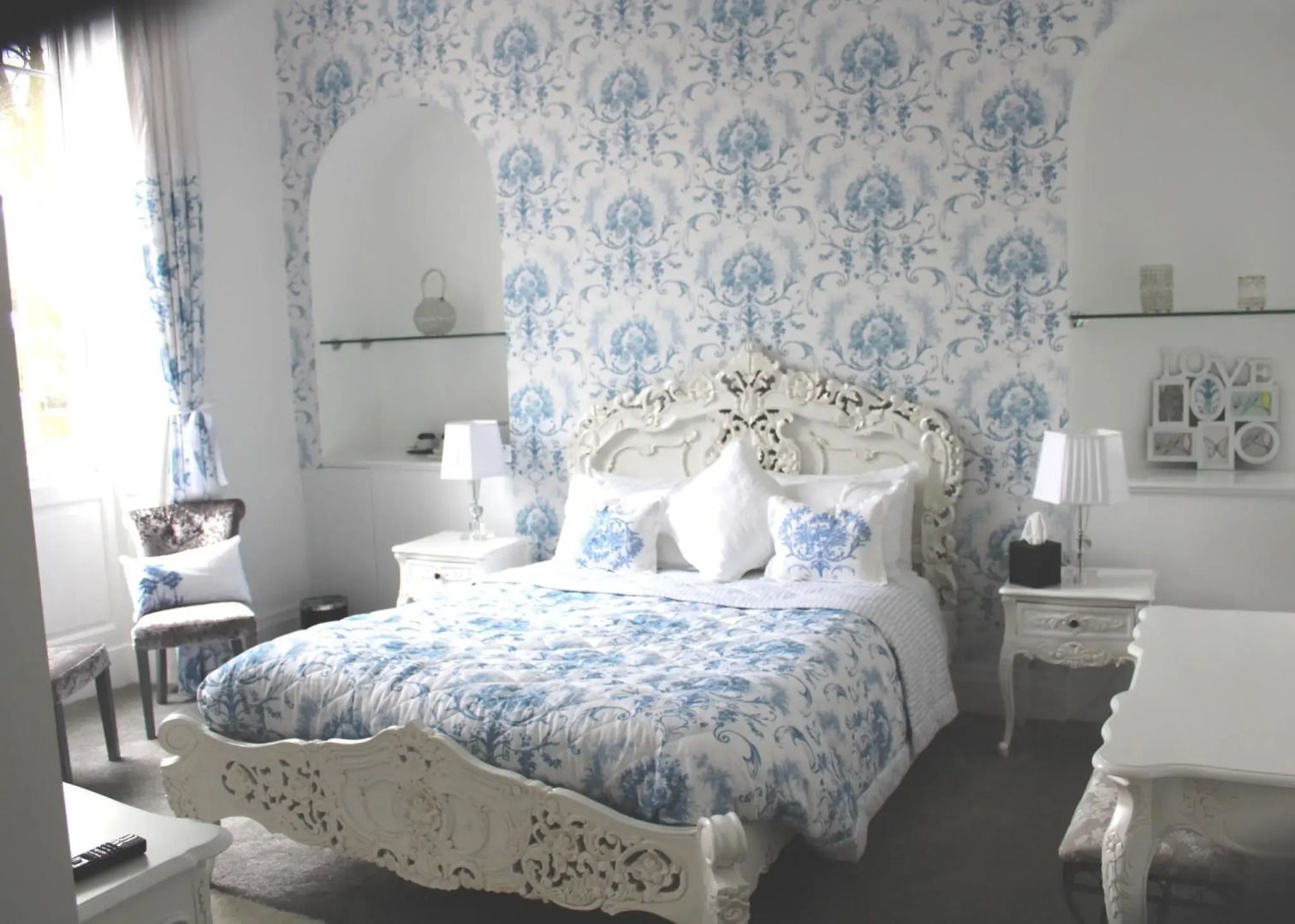 The Riverside House Hotel