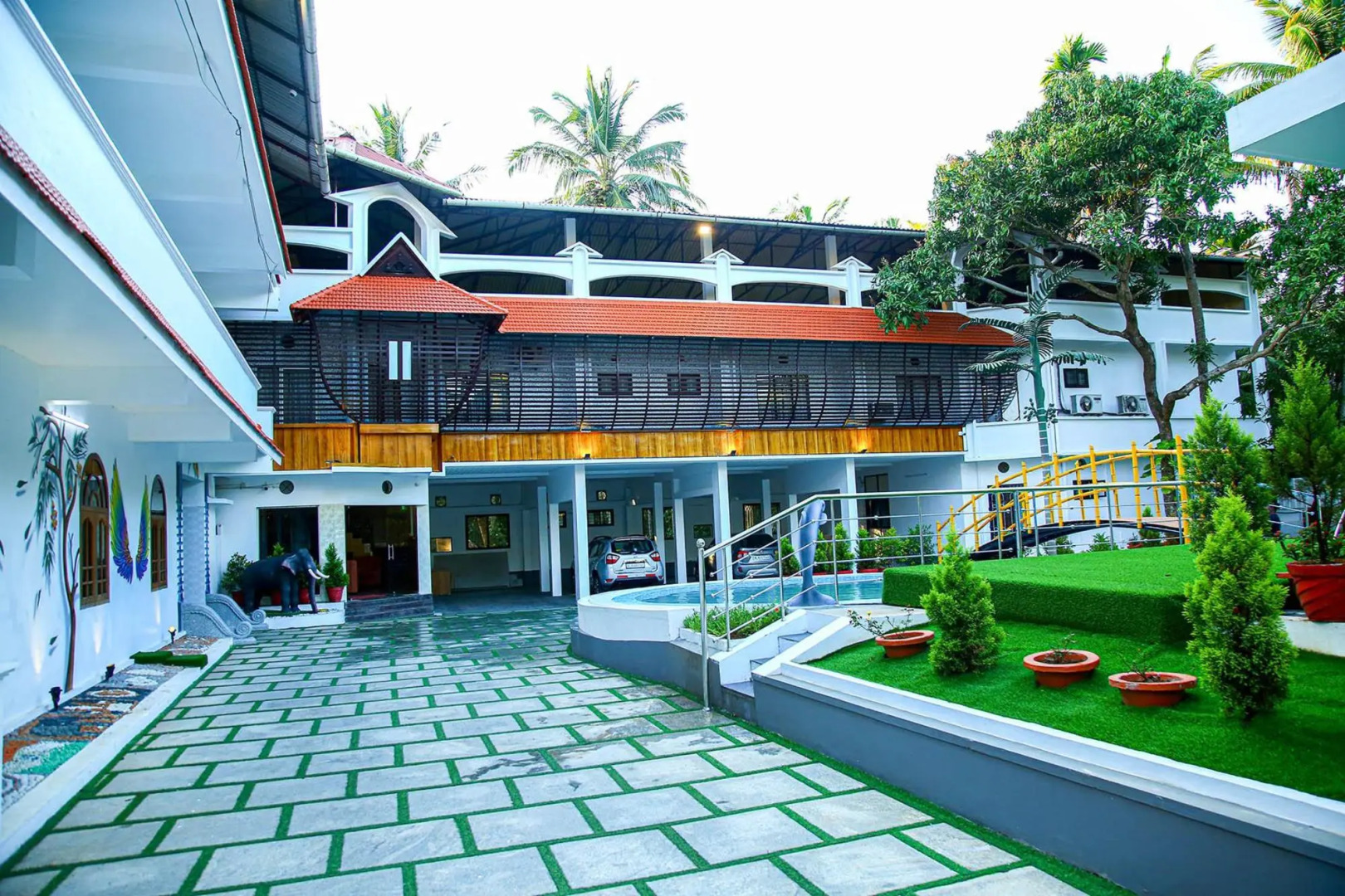 Lake Palace Family Resort Kumarakom