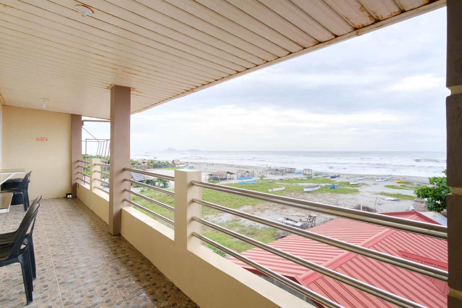 RedDoorz @ Prince JB Beach Resort Zambales - Vaccinated Staff