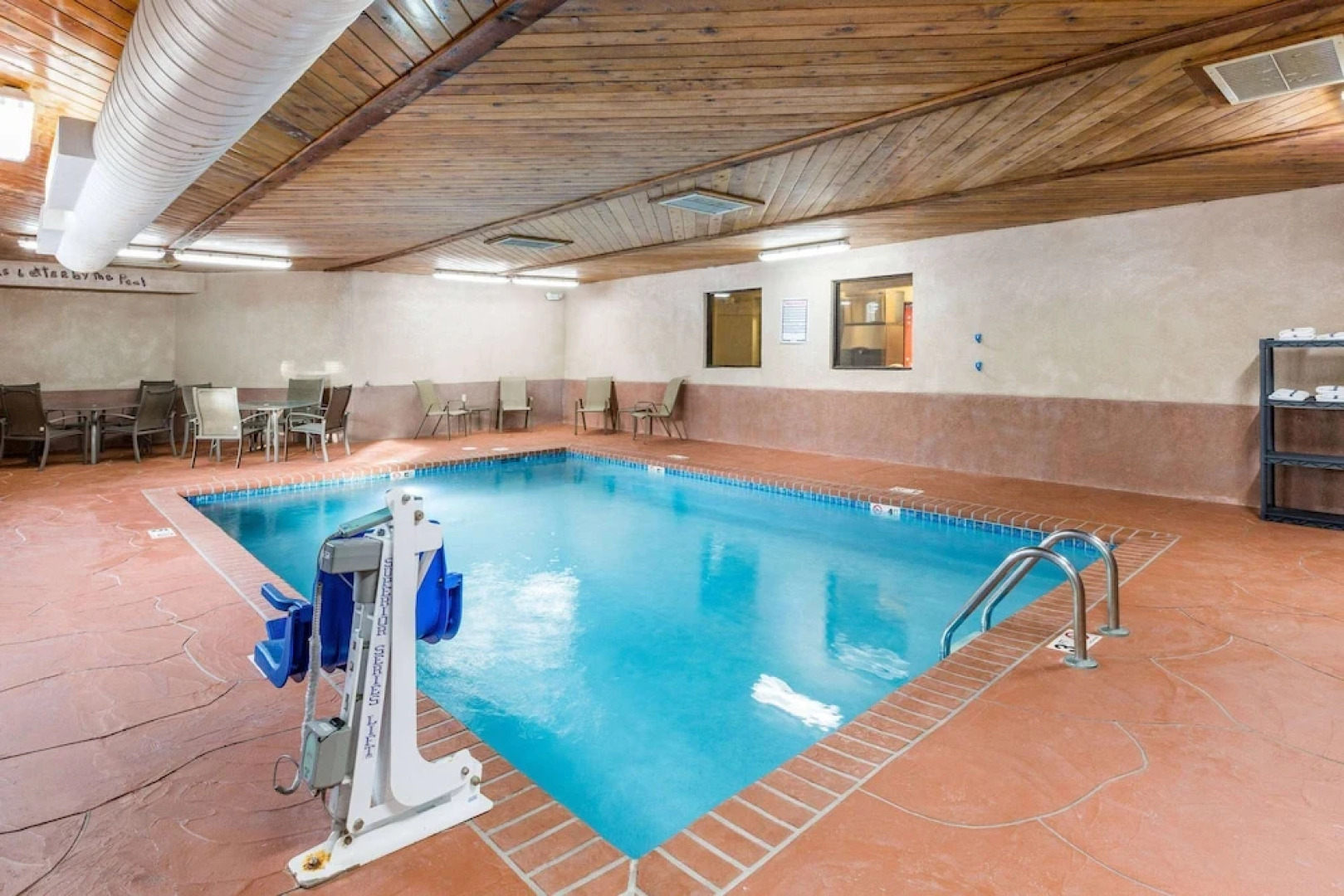 Super 8 Urbandale Des Moines Area