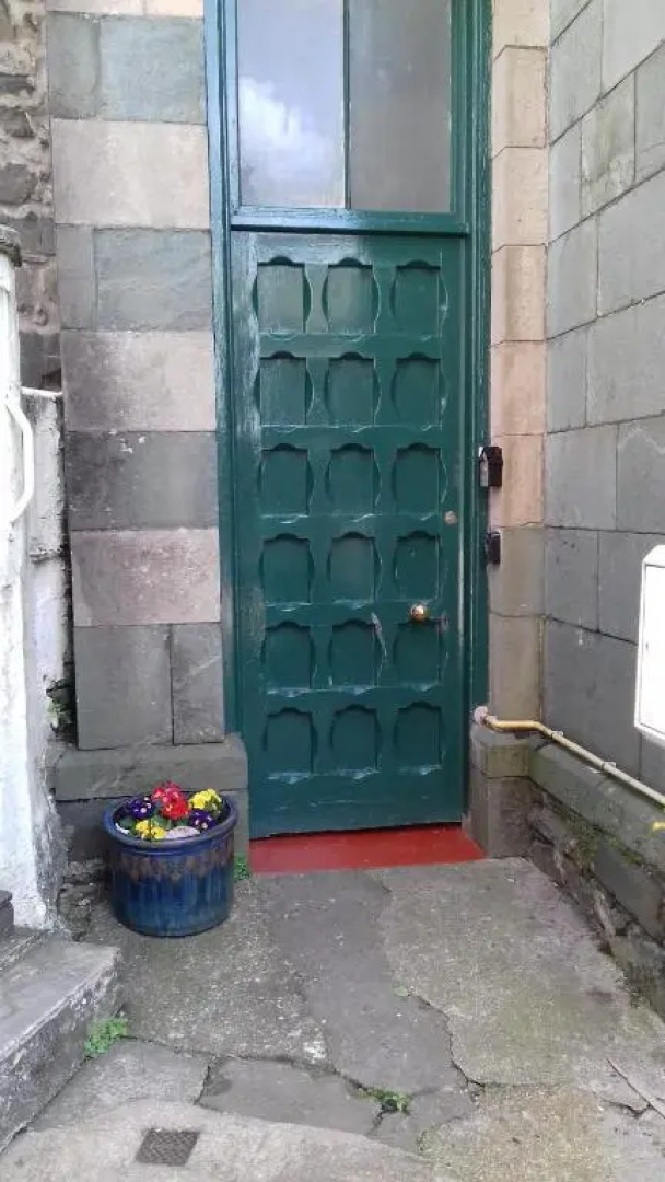 Ground Floor Barmouth Centre Apartment With Garden