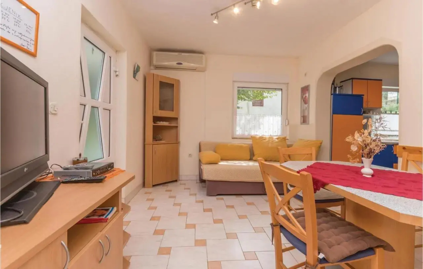 Apartment Donji Karin 10