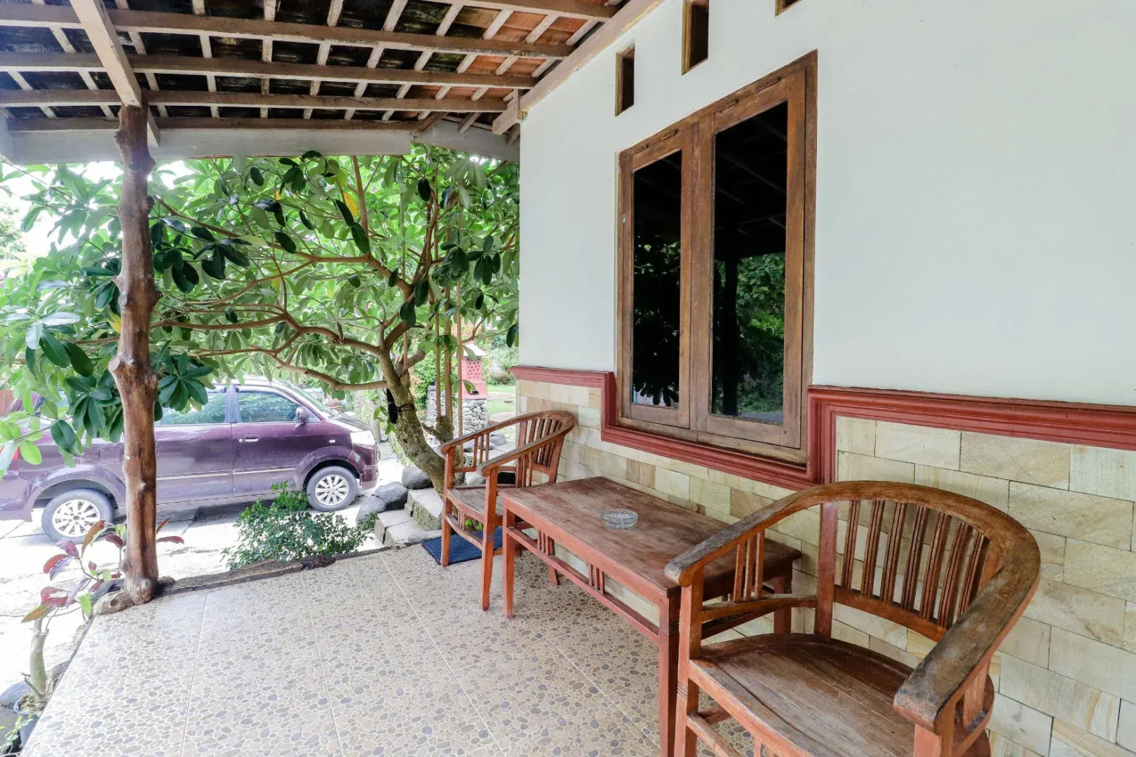 Rock Garden Homestay & Resto