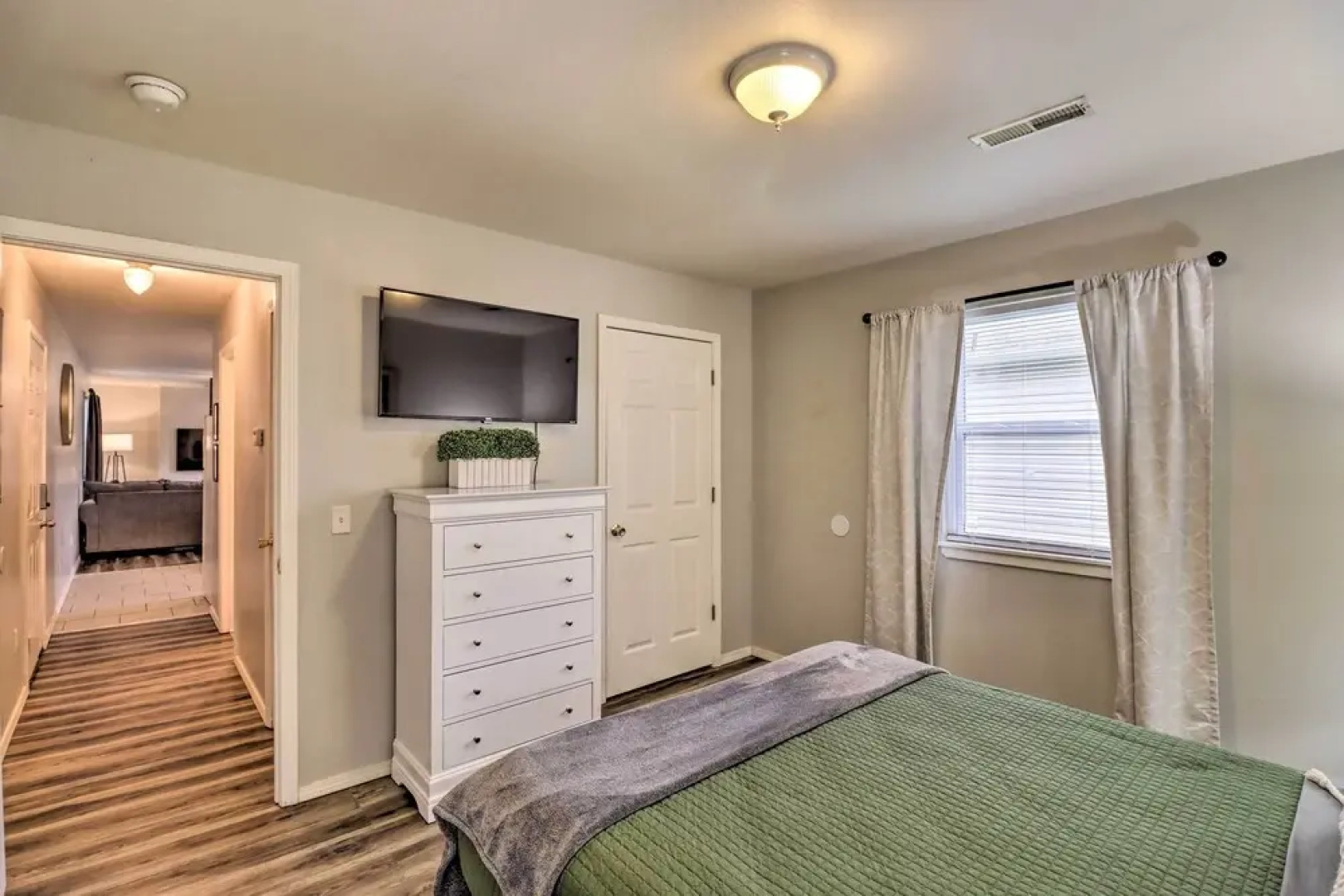 Cozy West Plains Home Near Shopping & Dining!